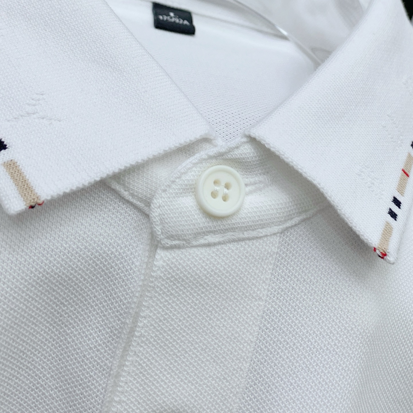P巴宝莉25SS新款春夏短袖翻领T恤Polo，最高版本客供定制高端朱地面料简单时尚款，拼色螺纹超级好看！