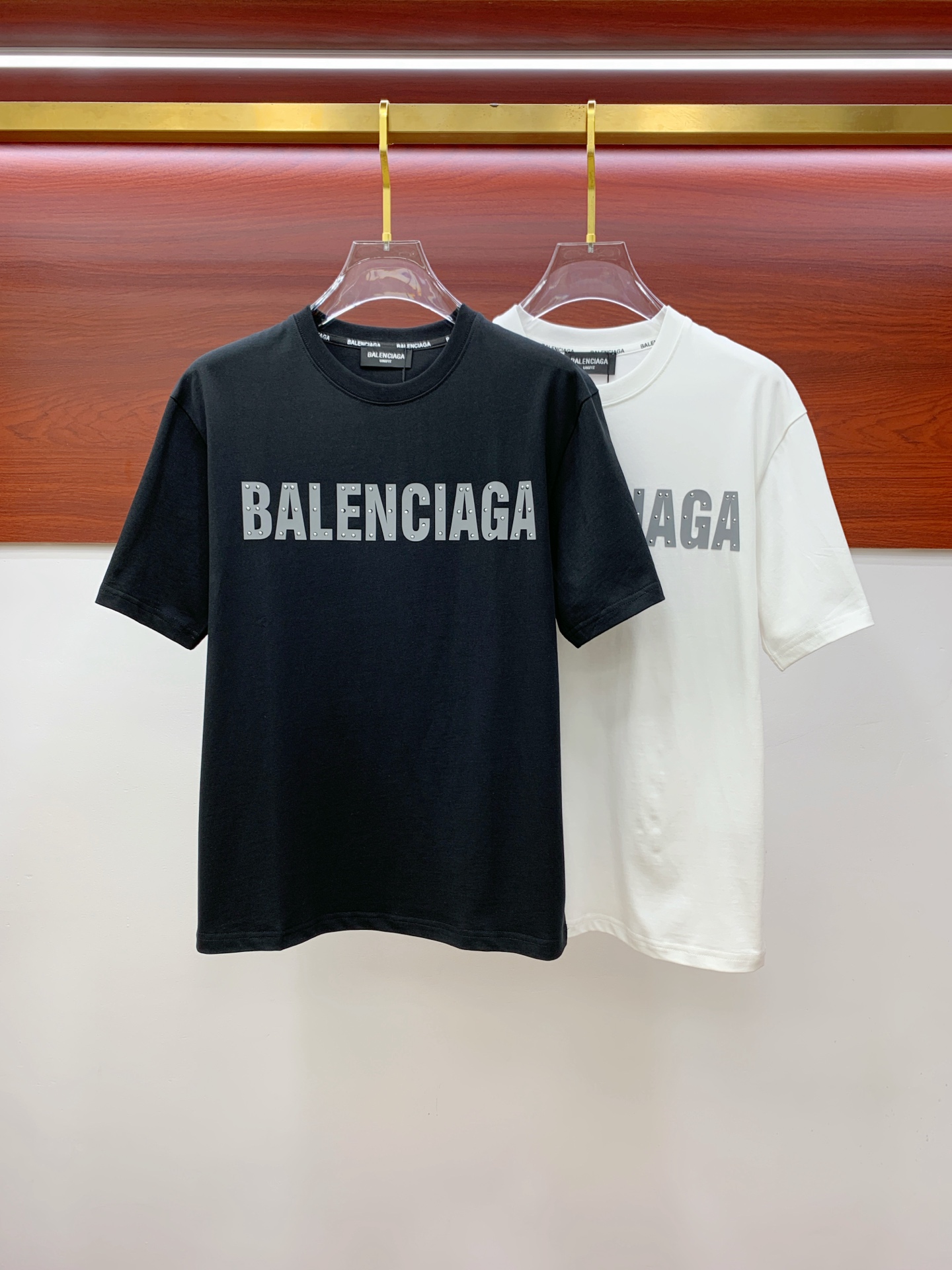 巴黎世家2025夏季新款短袖T恤，个性艺术系列全网独家首发...