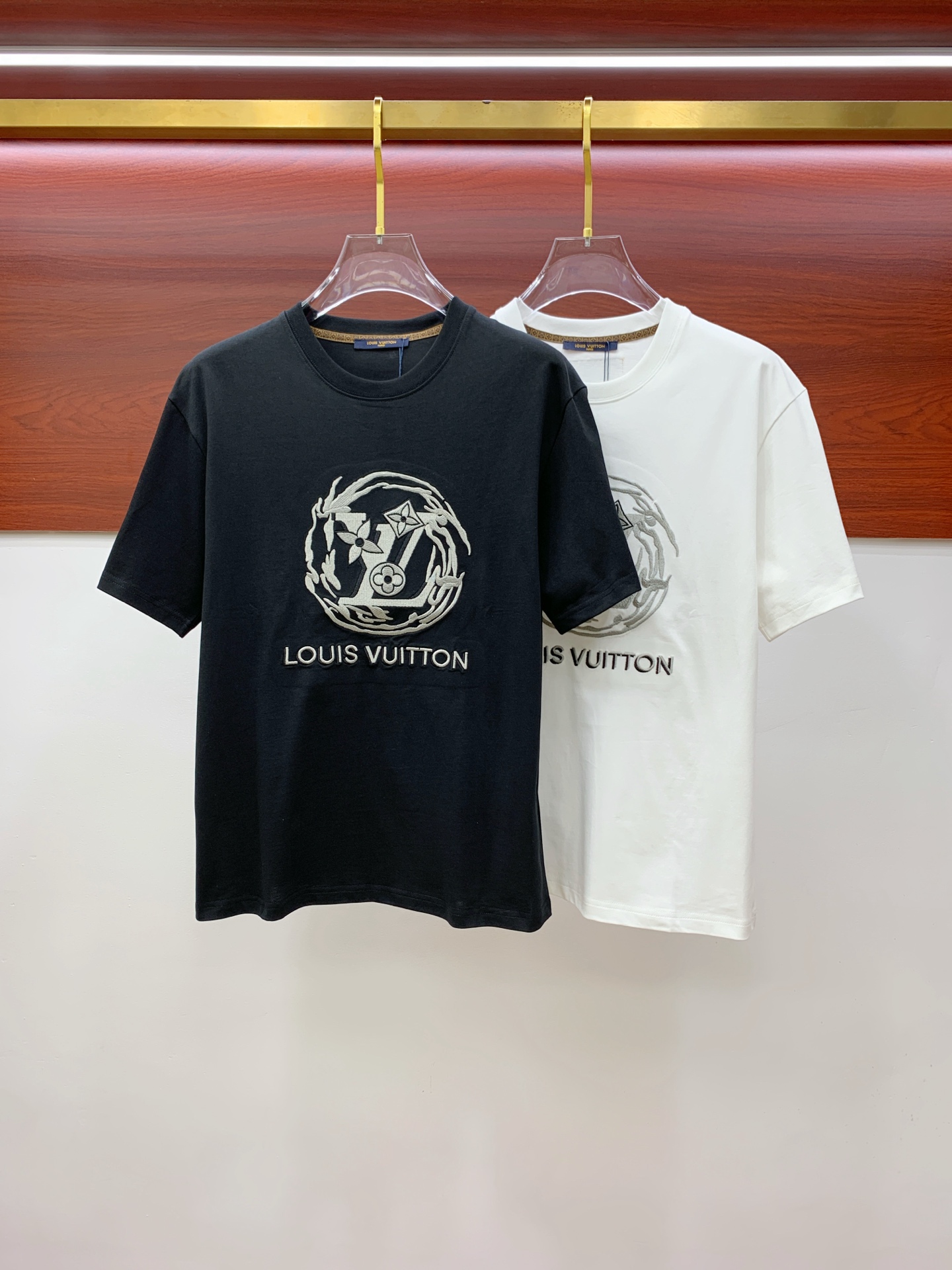 LV2025夏季新款短袖T恤，个性艺术系列全网独家首发 百搭款...