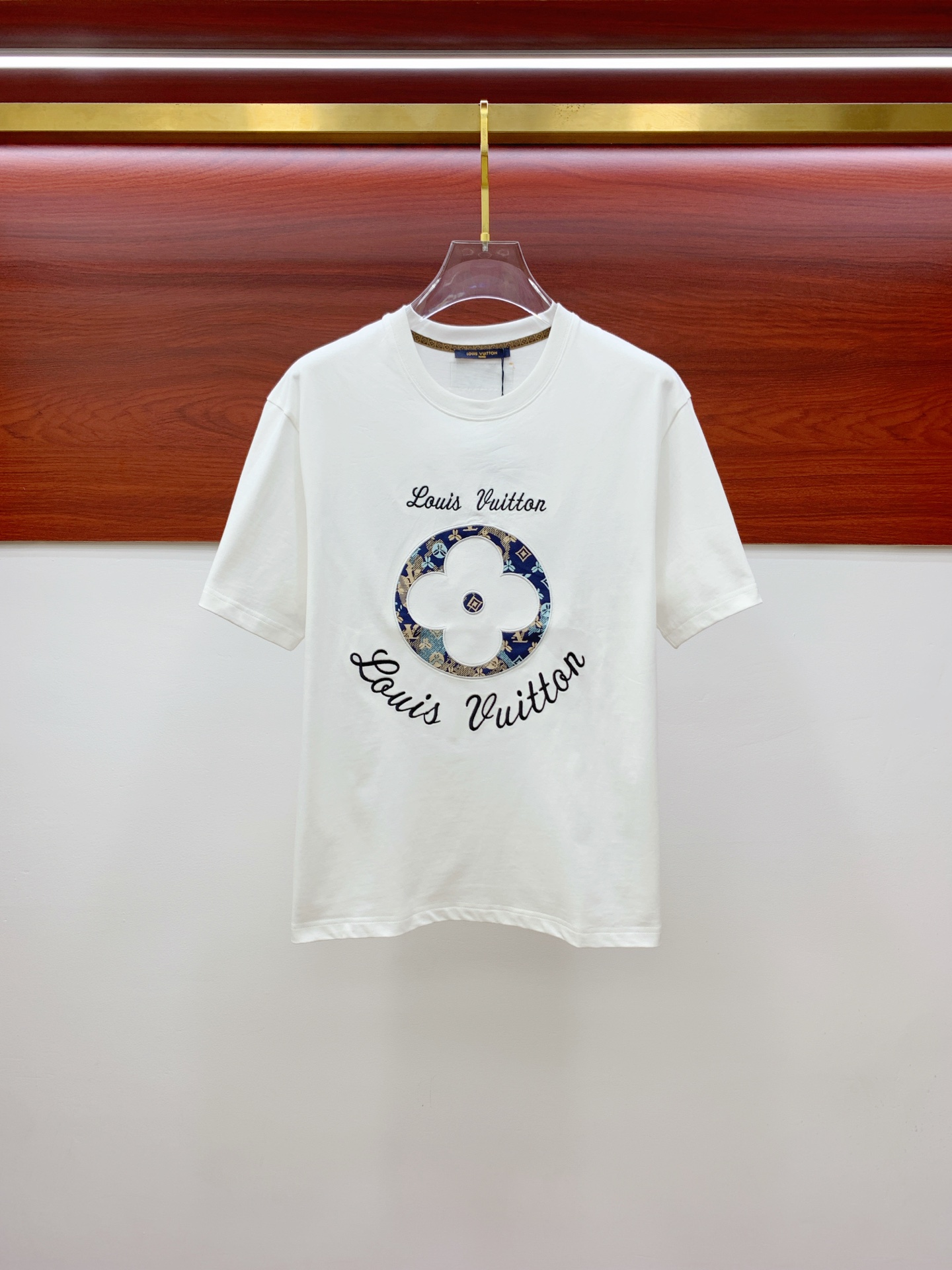 LV2025夏季新款短袖T恤，个性艺术系列全网独家首发 百搭款...