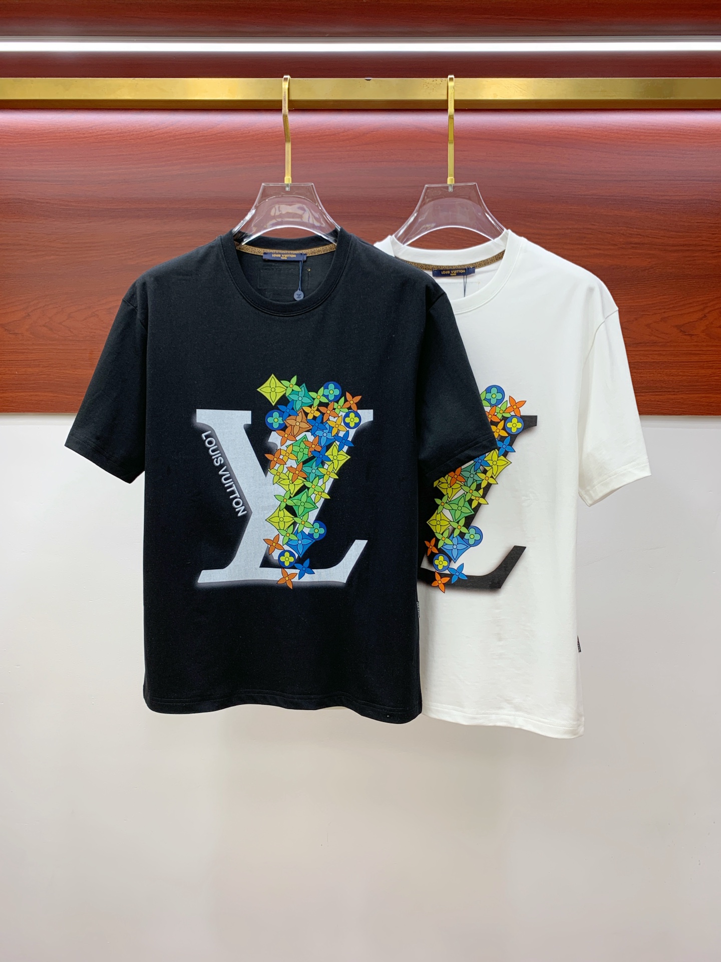 LV2025夏季新款短袖T恤，个性艺术系列全网独家首发 百搭款...