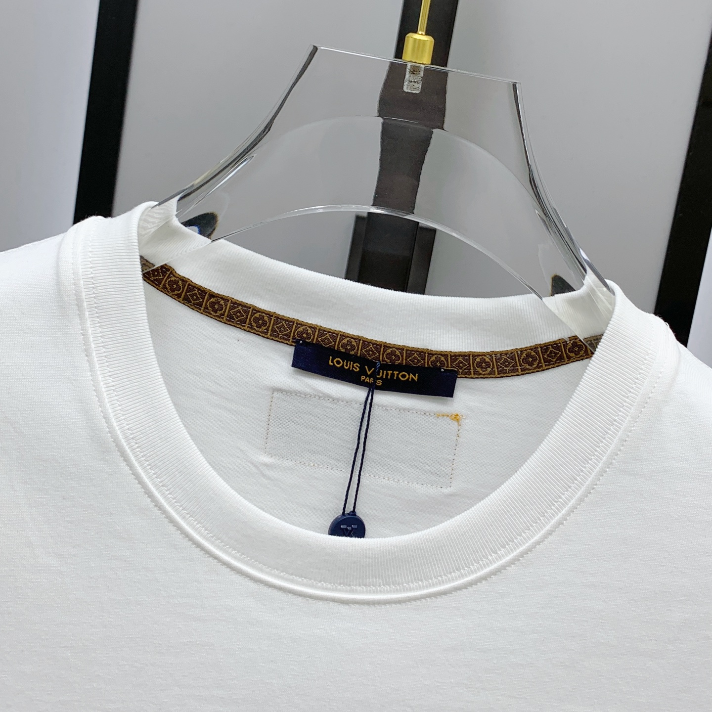 Louis Vuitton Summer T-Shirt - Artistic Design, Comfortable Cotton, Unisex Style 6 i1747928849051 6643 0 6