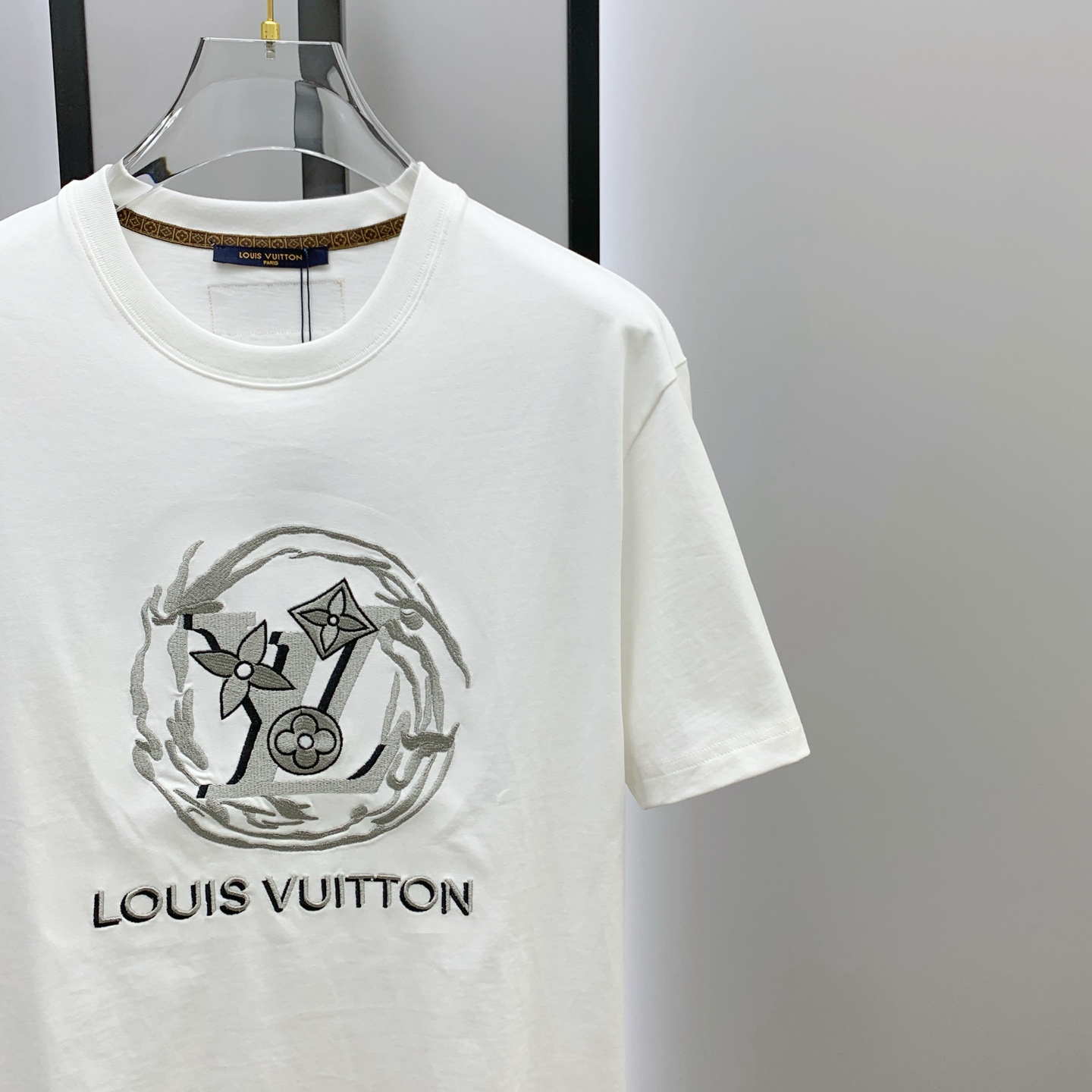 Louis Vuitton Summer T-Shirt - Artistic Design, Comfortable Cotton, Unisex Style 5 i1747928889020 631 0 3
