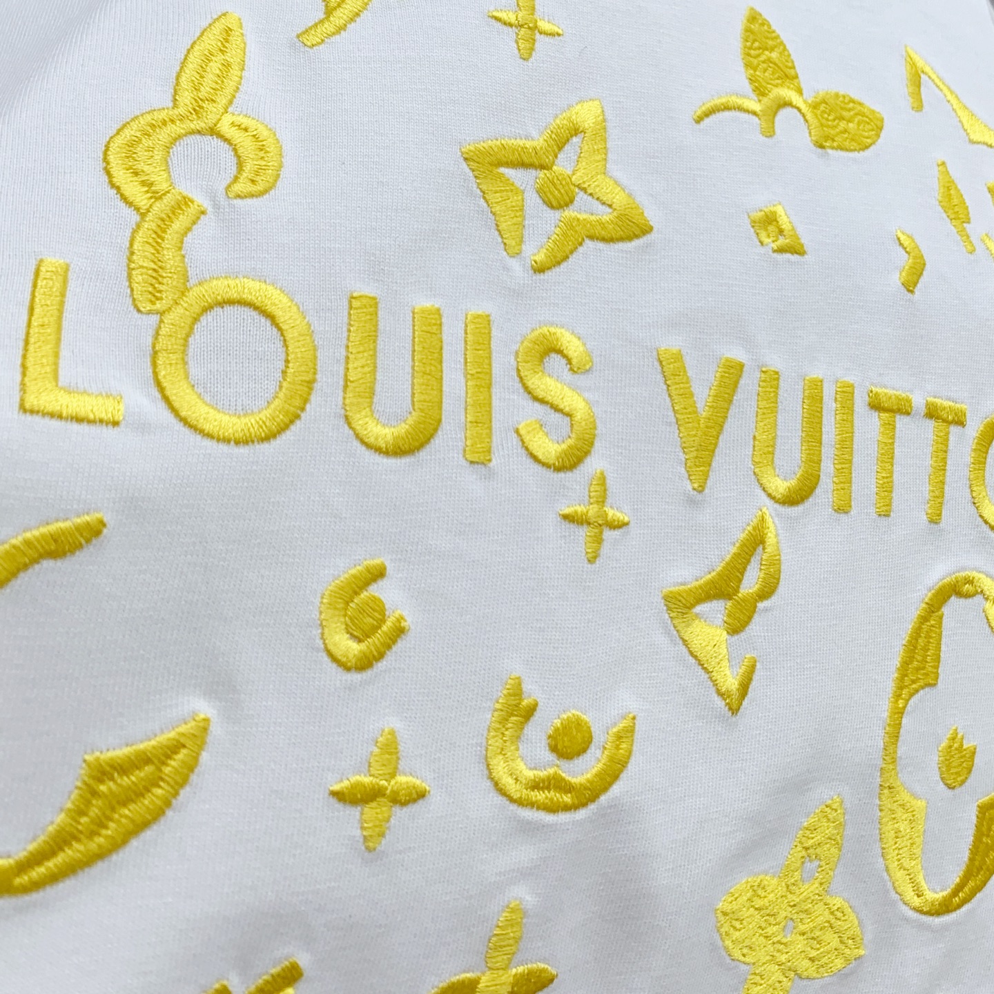 Louis Vuitton Summer Short Sleeve T-Shirt - Unique Artistic Design 8 i1747928924292 8549 0 5