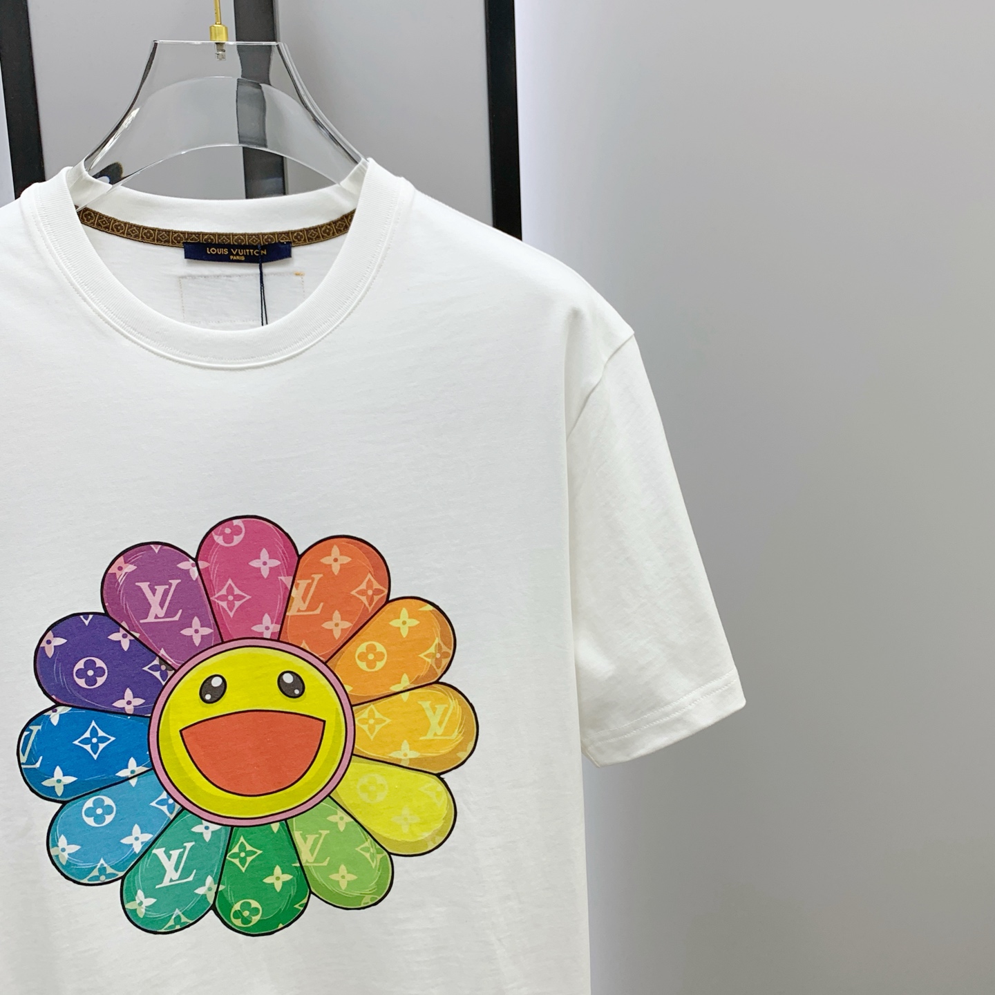 Louis Vuitton Summer T-Shirt - Artistic Design, Comfortable Cotton, Unisex Style 5 i1747928996259 6695 0 3