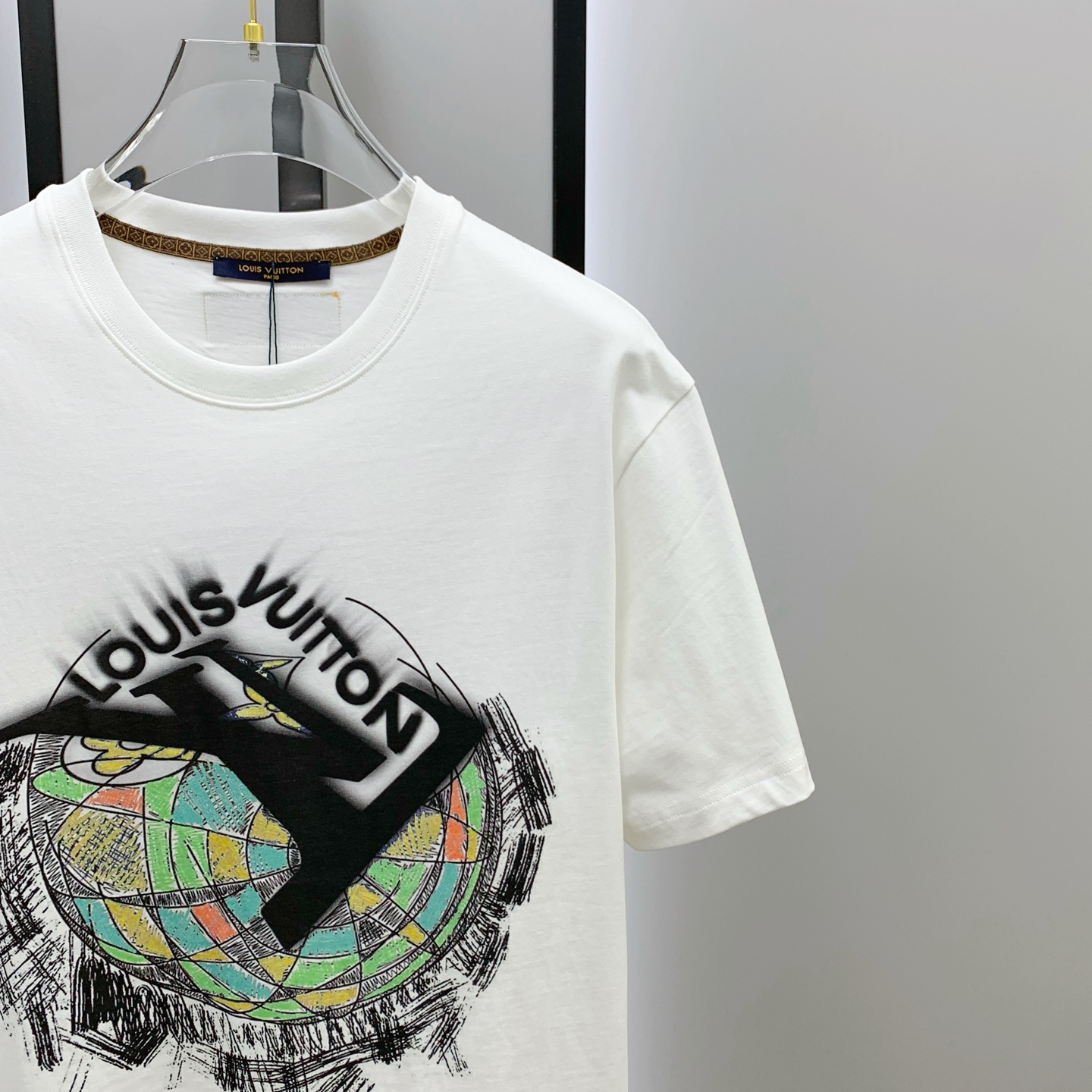 Louis Vuitton Summer T-Shirt - Artistic Design, Comfortable Cotton, Unisex 5 i1747929102899 3831 0 3