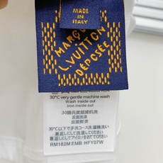 PLV2025春夏新款男女同款👫短袖T恤,最新款全网独家首上!!~既经典有时尚百搭,谁不爱啊,将经典再次 PLV2025春夏新款男女同款👫短袖T恤,最新款全网独家首上!!~既经典有时尚百搭,谁不爱啊,将经典再次