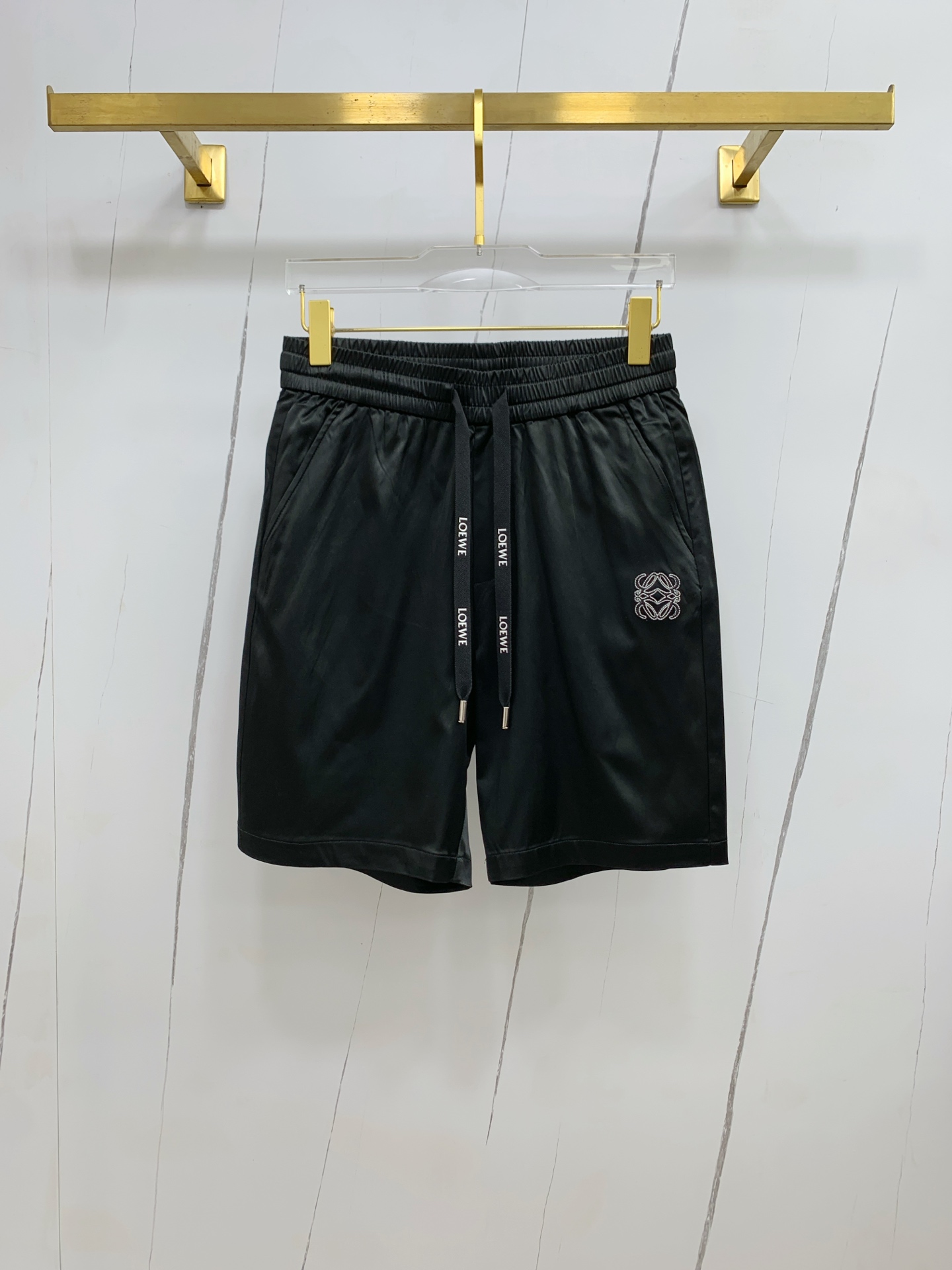 NO:420028,Luo Yiwei Spring and Summer New Casual Shorts!  The official website is released simultaneously. Customized brand classic logo, customized fabric, excellent comfort, strong hand touch. Extremely recognizable, perfect quality craftsmanship. Size M-3XL, loewe, shorts, alexander wang19860909罗意威春夏新款休闲短裤！官网同步发售.定制品牌经典LOGO,定制面料,舒适度极好,手触感强烈.辨识度极高,完美品相工艺. 尺码M-3XL,,loewe,shorts,alexander wang,Men's clothing
