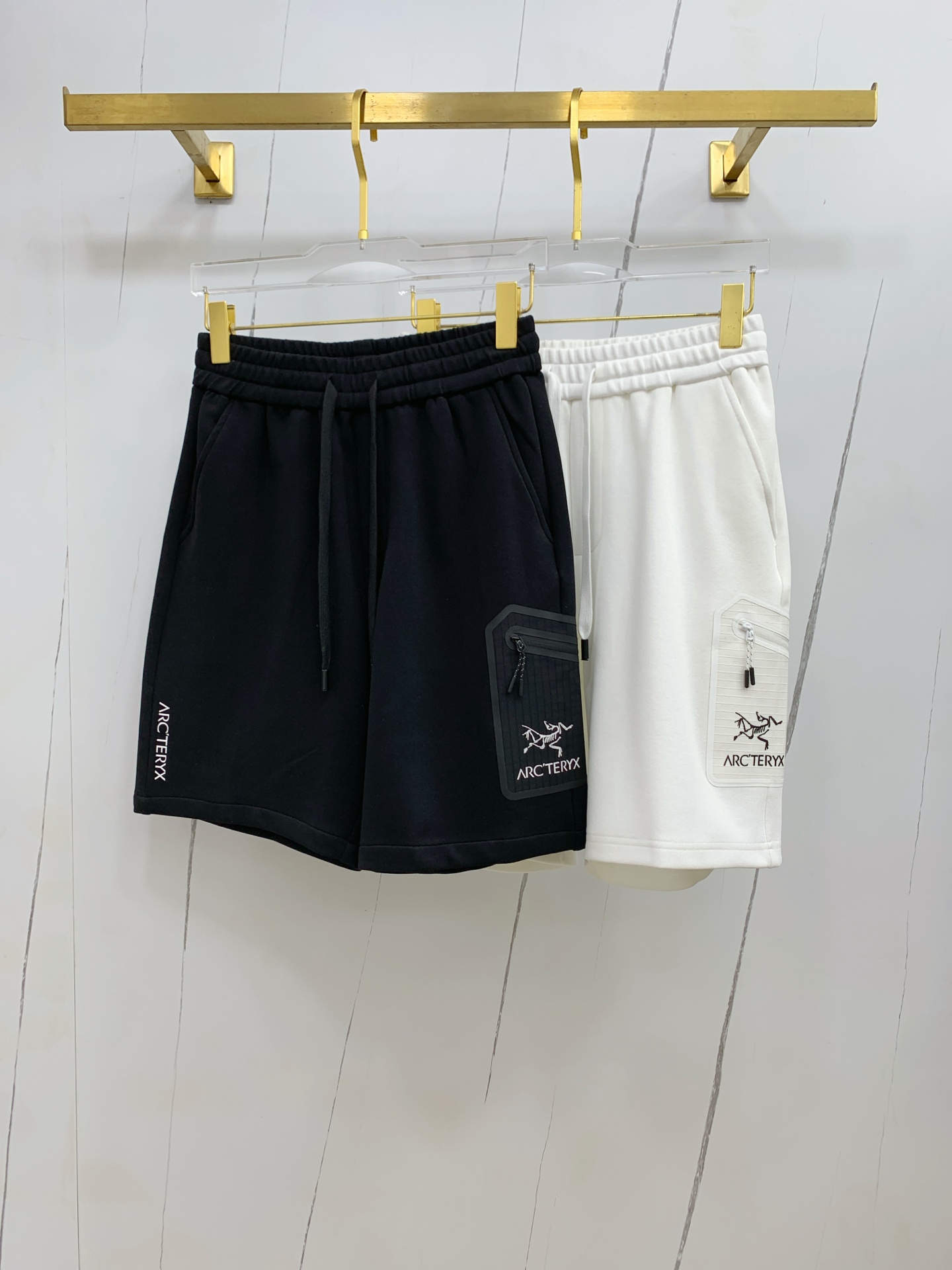 NO:420055,Archaeopteryx spring and summer new casual shorts!  The official website is released simultaneously. Customized brand classic logo, customized fabric, excellent comfort, strong hand touch. Extremely recognizable, perfect quality craftsmanship. Size M-3XL, arc'teryx, shorts, alexander wang19860909始祖鸟春夏新款休闲短裤！官网同步发售.定制品牌经典LOGO,定制面料,舒适度极好,手触感强烈.辨识度极高,完美品相工艺. 尺码M-3XL,arc'teryx,shorts,alexander wang,Men's clothing