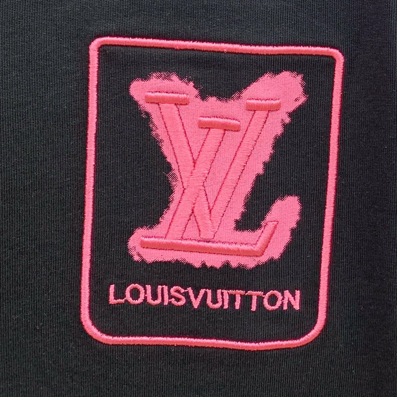 PLV 2025夏季新款短袖T恤，个性艺术系列全网独家首发 百搭款细节处理完美纯棉面料十分精致 原版面料