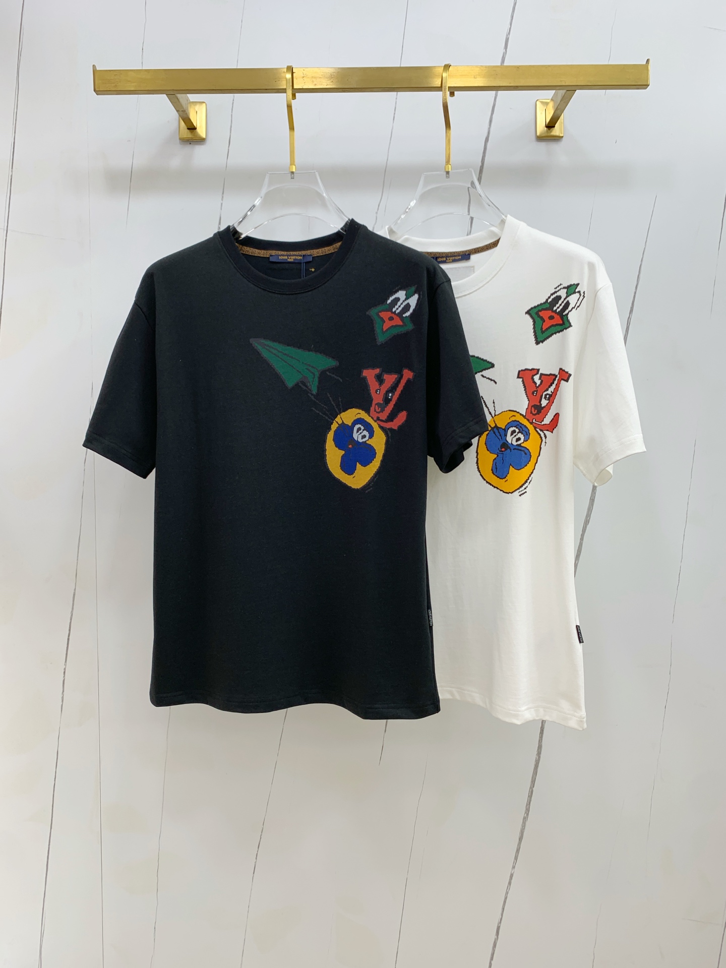 PLV 2025夏季新款短袖T恤，个性艺术系列全网独家首发 百搭款细节处理完美纯棉面料十分精致 原版面料