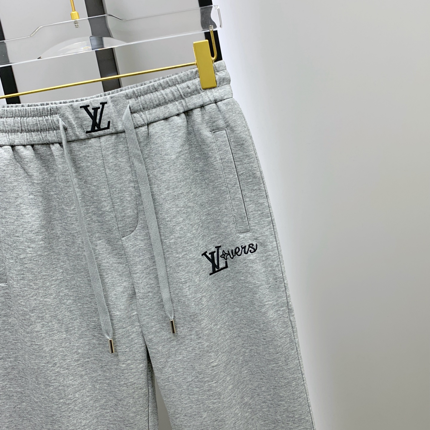 PLV【新品】25SS夏季新款休闲裤.定制铜氨丝空气层混纺面料，抗皱不粘灰抗静电，面料柔软舒适有垂感.立