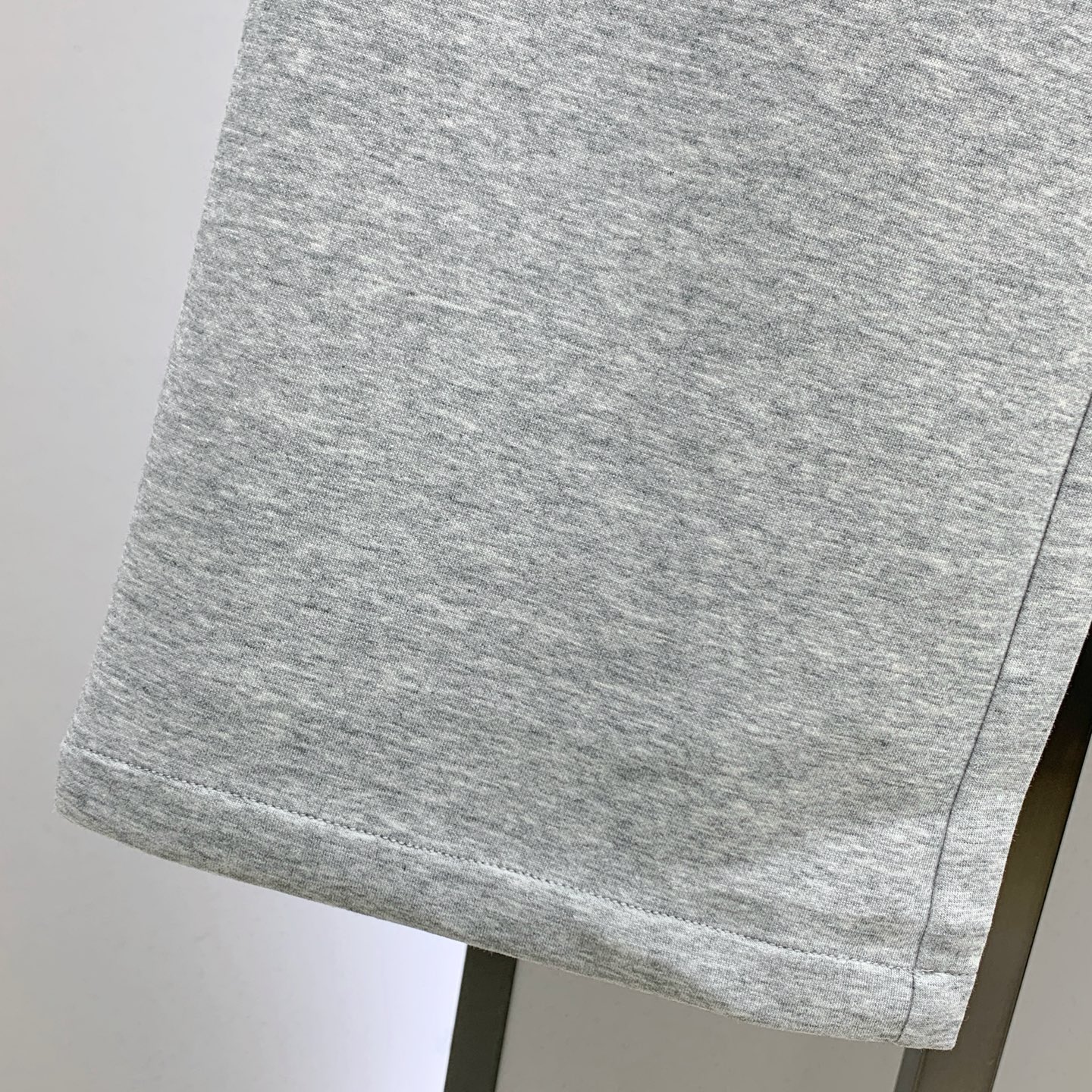 PLV【新品】25SS夏季新款休闲裤.定制铜氨丝空气层混纺面料，抗皱不粘灰抗静电，面料柔软舒适有垂感.立