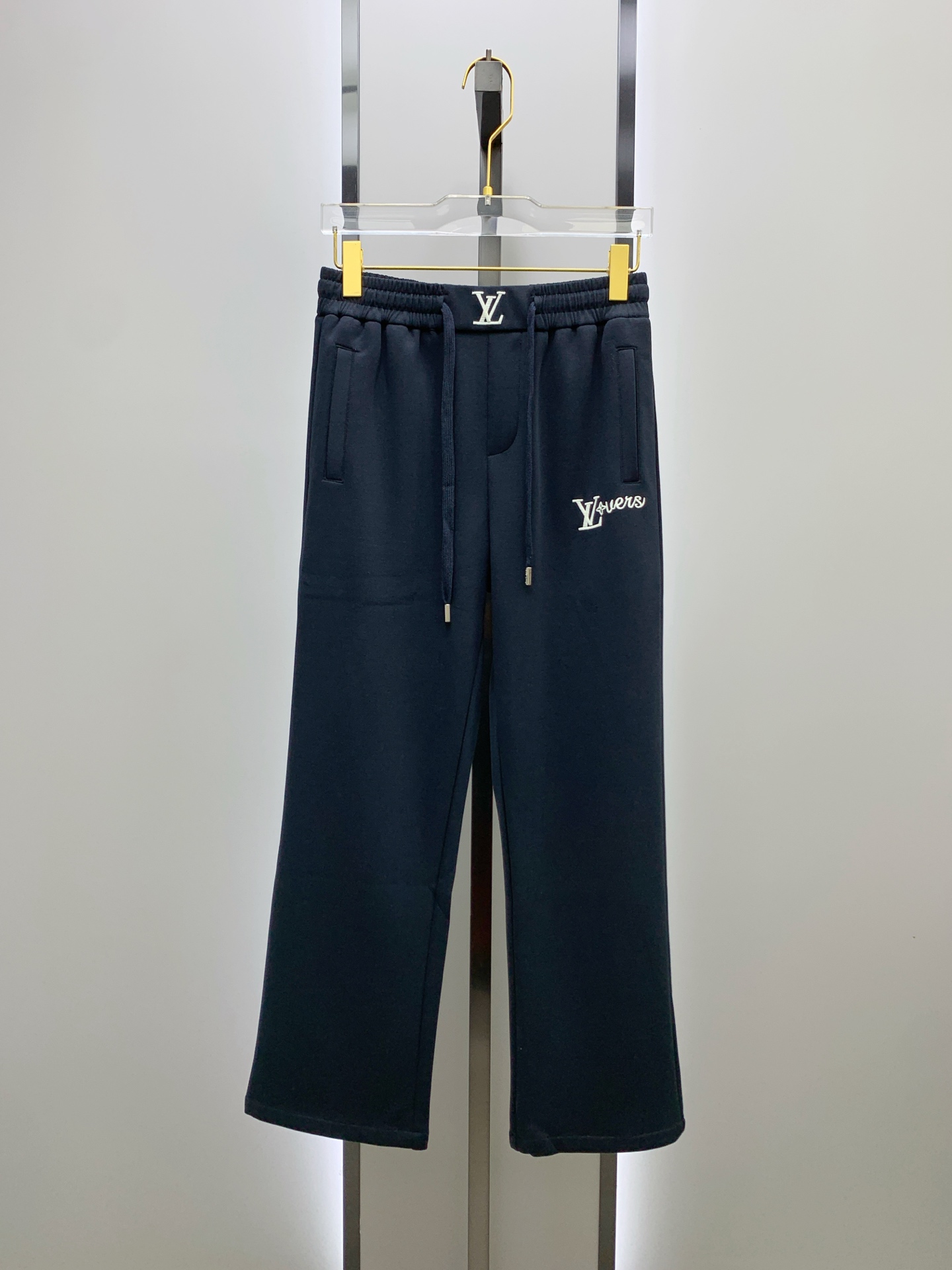 PLV【新品】25SS夏季新款休闲裤.定制铜氨丝空气层混纺面料，抗皱不粘灰抗静电，面料柔软舒适有垂感.立