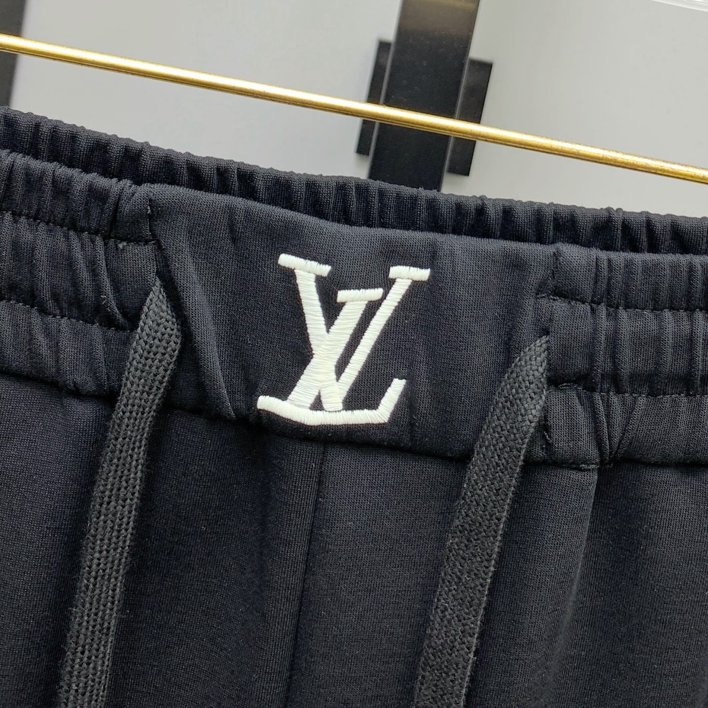 PLV【新品】25SS夏季新款休闲裤.定制铜氨丝空气层混纺面料，抗皱不粘灰抗静电，面料柔软舒适有垂感.立