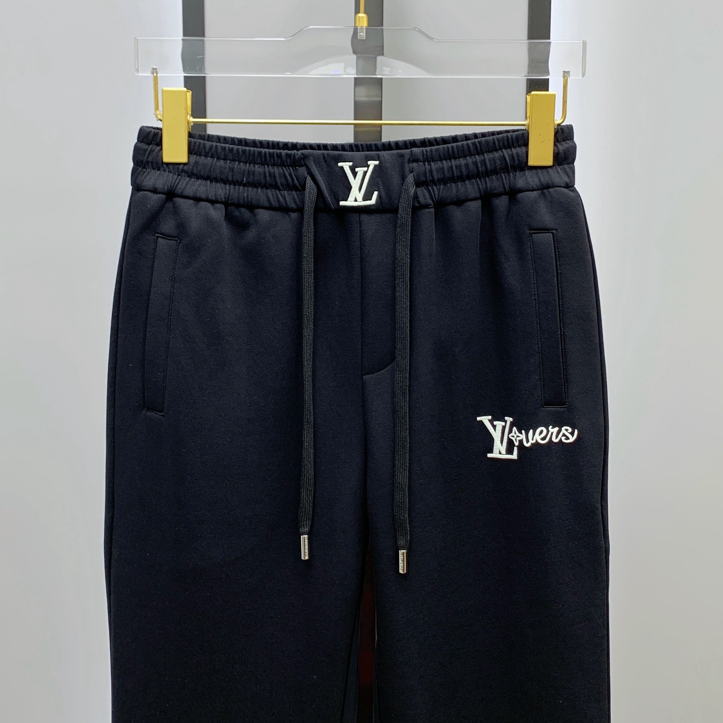 PLV【新品】25SS夏季新款休闲裤.定制铜氨丝空气层混纺面料，抗皱不粘灰抗静电，面料柔软舒适有垂感.立