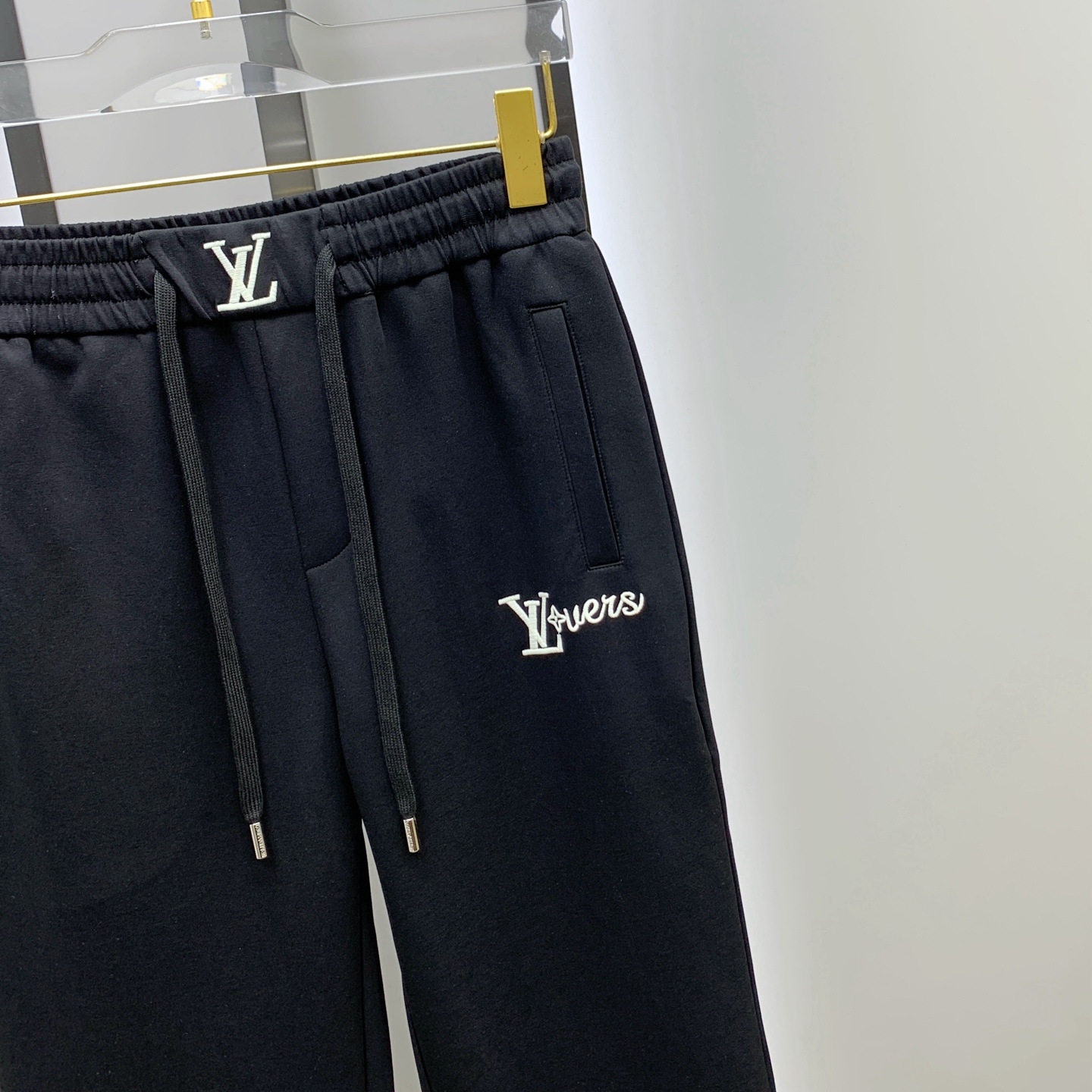 PLV【新品】25SS夏季新款休闲裤.定制铜氨丝空气层混纺面料，抗皱不粘灰抗静电，面料柔软舒适有垂感.立