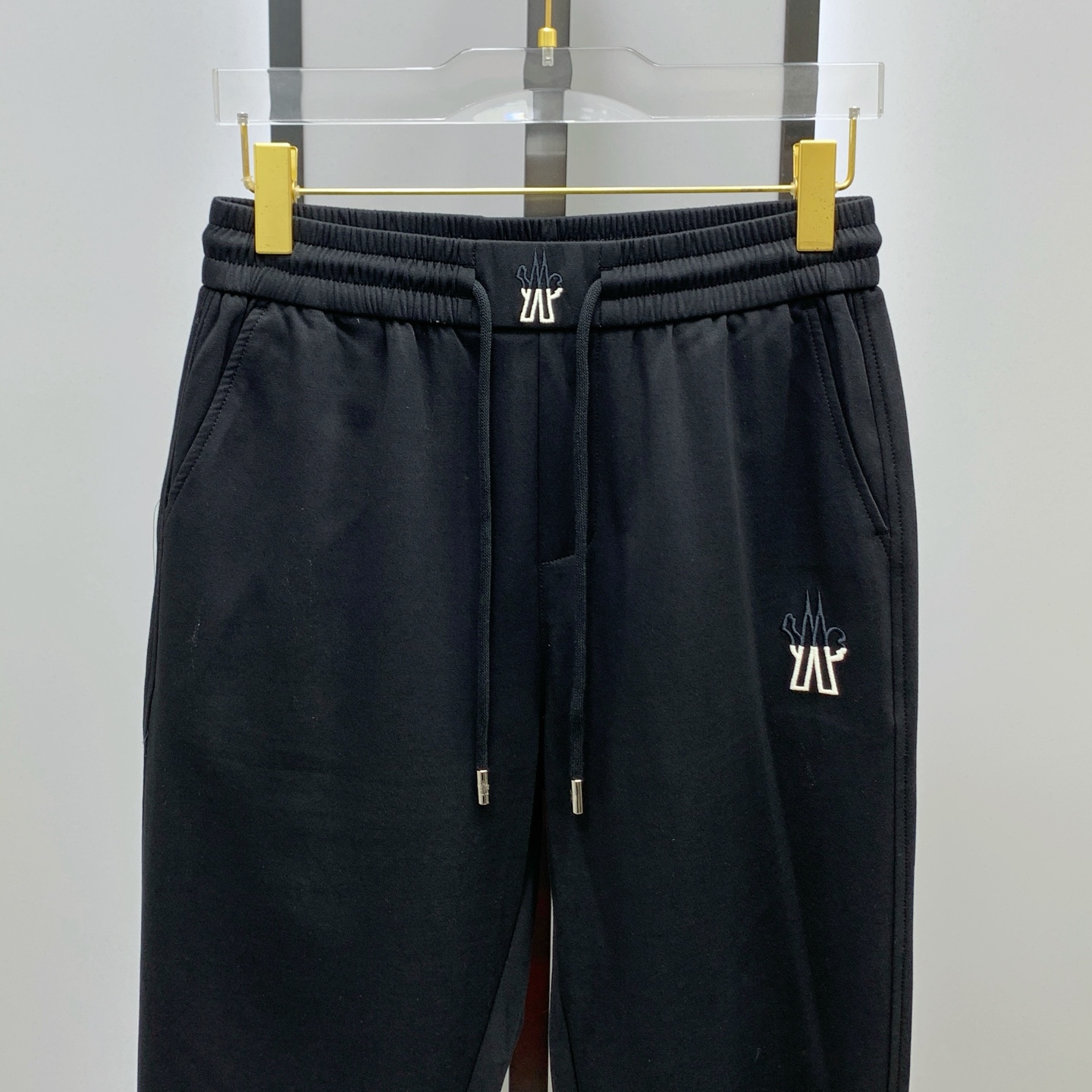 P蒙口【新品】25SS夏季新款休闲裤.定制铜氨丝空气层混纺面料，抗皱不粘灰抗静电，面料柔软舒适有垂感.立
