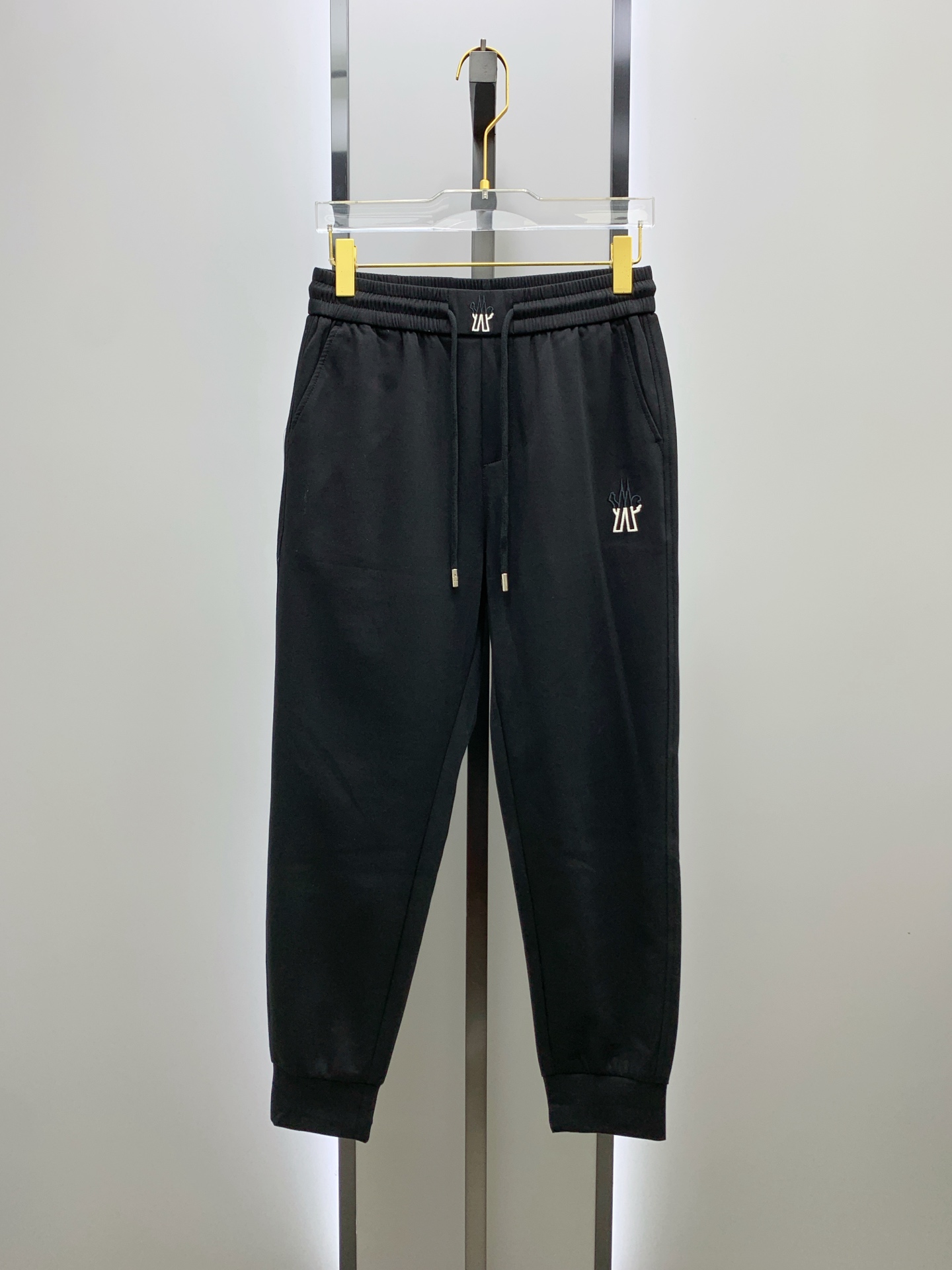 P蒙口【新品】25SS夏季新款休闲裤.定制铜氨丝空气层混纺面料，抗皱不粘灰抗静电，面料柔软舒适有垂感.立