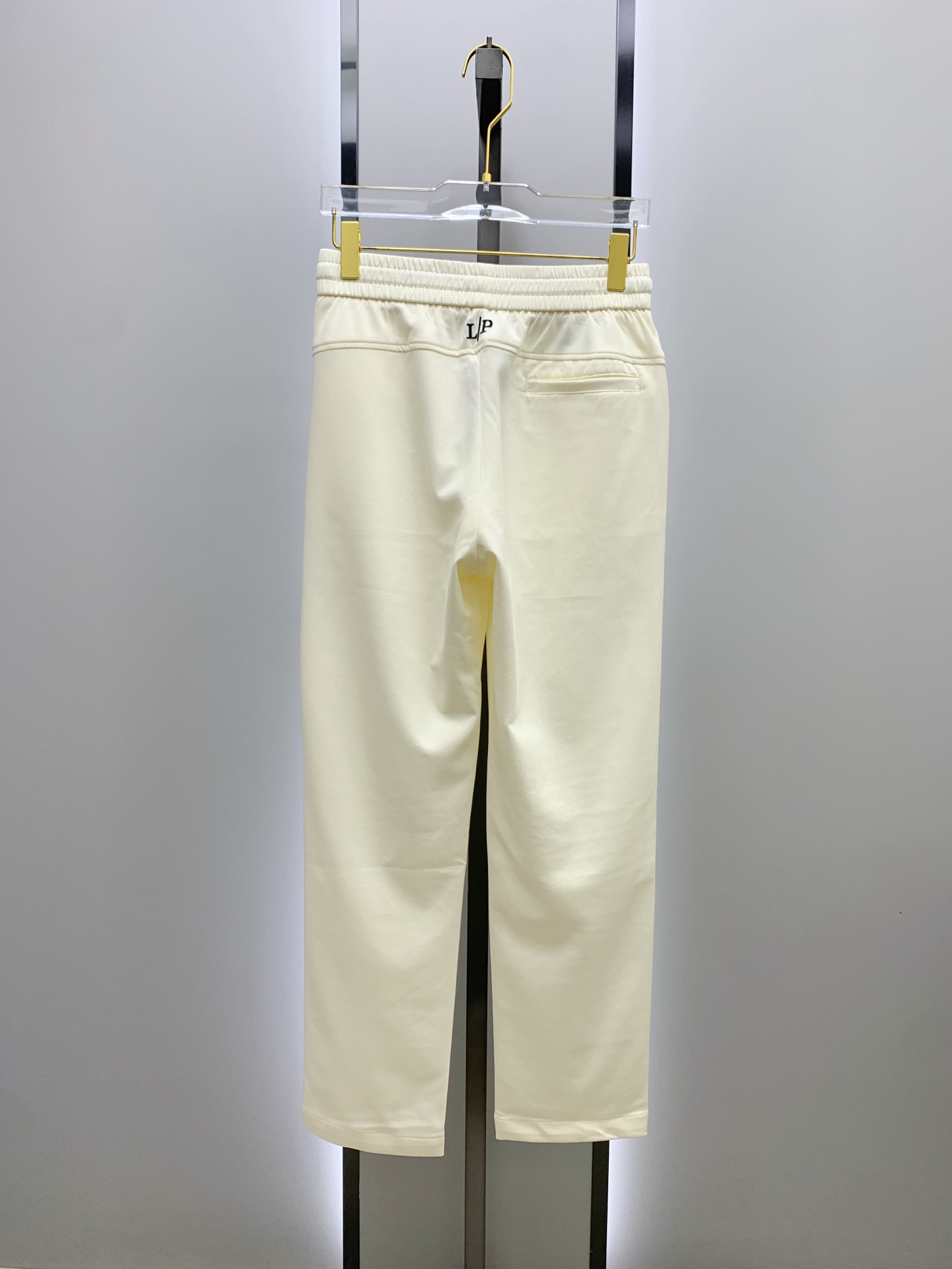 Plp。【新品】25SS夏季新款休闲裤.定制铜氨丝空气层混纺面料，抗皱不粘灰抗静电，面料柔软舒适有垂感.
