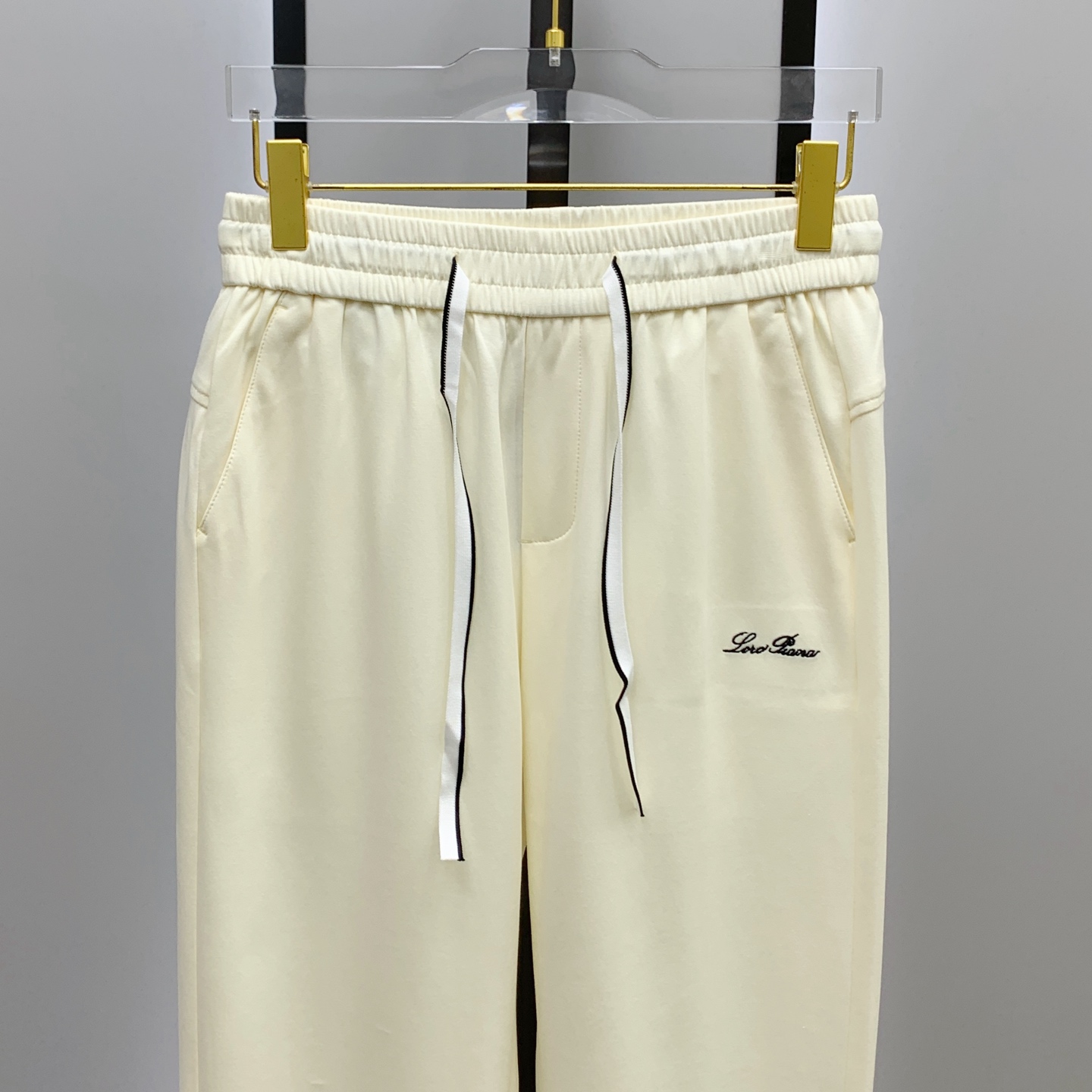 Plp。【新品】25SS夏季新款休闲裤.定制铜氨丝空气层混纺面料，抗皱不粘灰抗静电，面料柔软舒适有垂感.