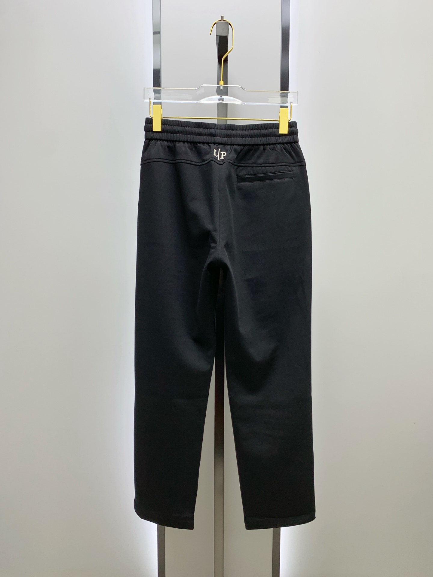 Plp。【新品】25SS夏季新款休闲裤.定制铜氨丝空气层混纺面料，抗皱不粘灰抗静电，面料柔软舒适有垂感.
