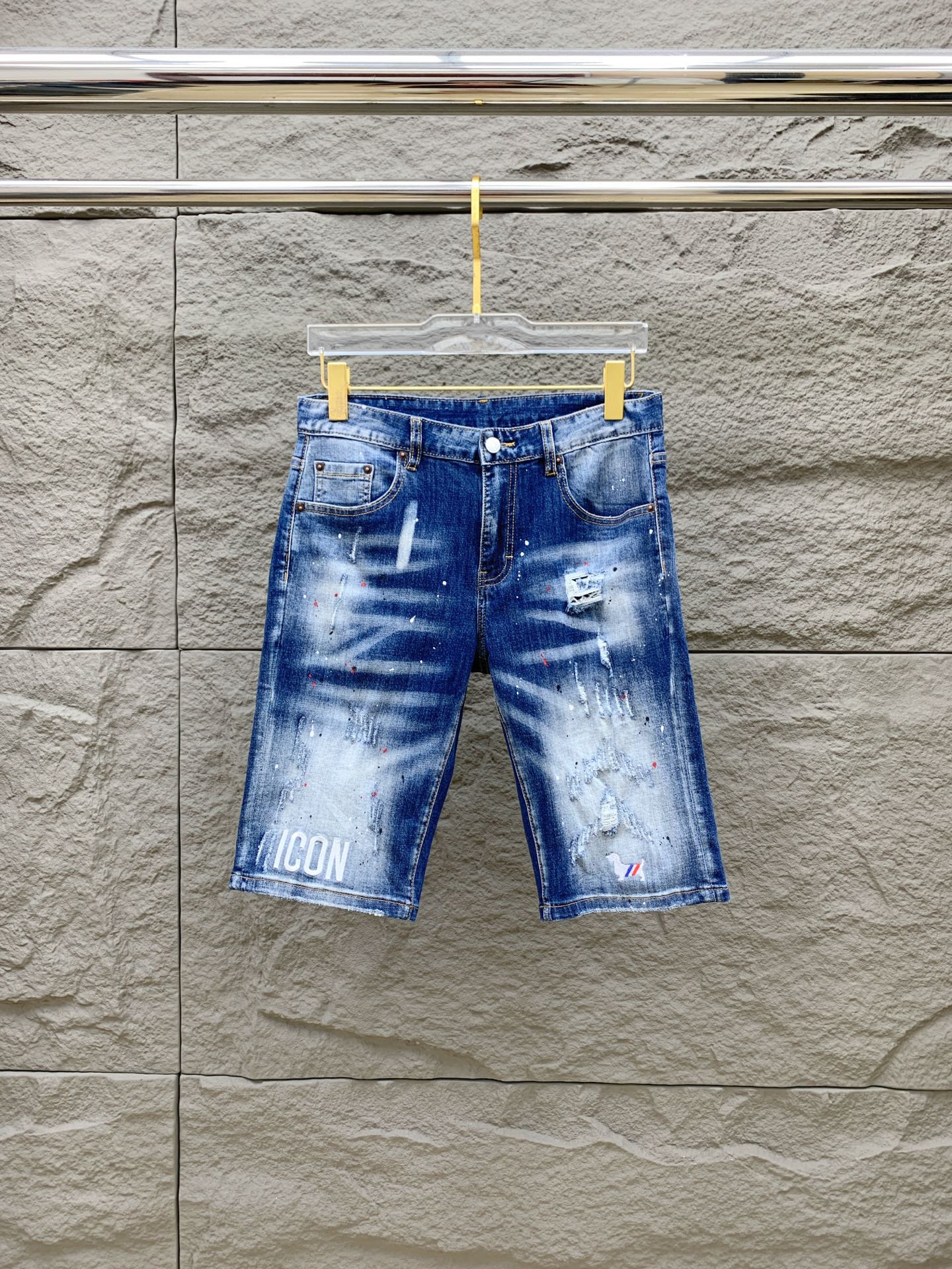 NO:509649,TB [New Product] High-end exclusive sale 25SS four-season super-burning street-exploding series The most jean shorts are exclusively launched. Original custom high-end quality fabric, customized hardware style slim-fitting tailoring, fabric with elasticity, micro-elastic upper body comfort, must-have item!  Counter size 29-38 (no 35 no 37), shorts, alexander wang19860909TB【新品】高端独家发售 25SS四季款超燃炸街系列之最牛仔短裤 独家隆重推出 原版定制高端品质面料 定制五金版型修身剪裁 面料带弹力 微弹上身舒适度超高 必爆单品！专柜尺码29-38（无35无37）,,shorts,alexander wang,Men's clothing