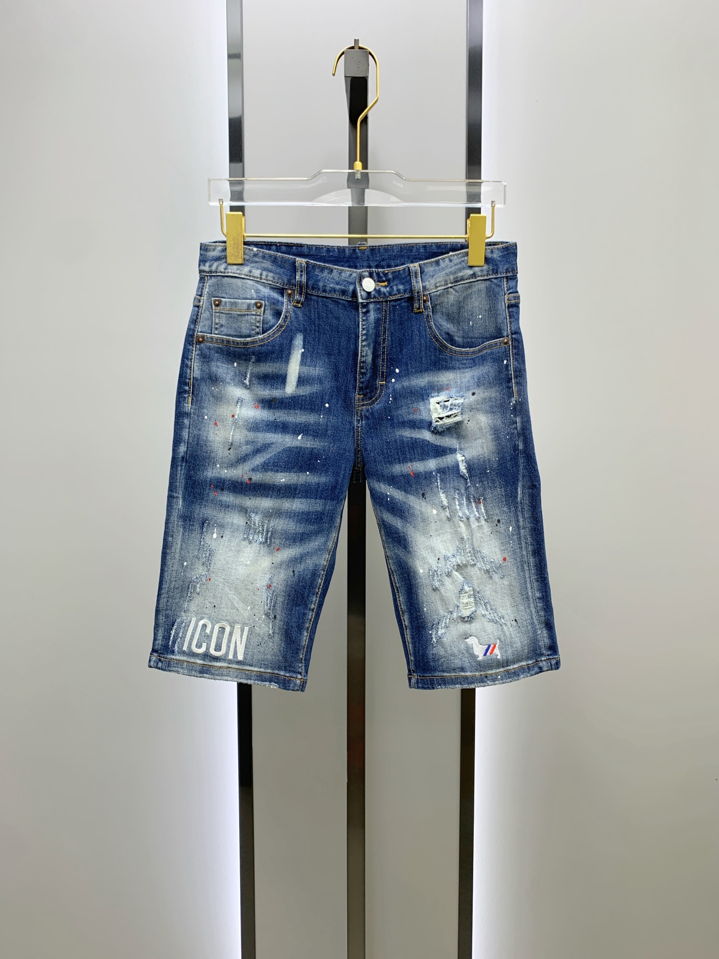 NO:500343,TB [New Product] High-end exclusive sale 25SS four-season super-burning street-exploding series The most jean shorts are exclusively launched. Original custom high-end quality fabric, customized hardware style slim-fitting tailoring, fabric with elasticity, micro-elastic upper body comfort, must-have item!  Counter size 29-38 (no 35 no 37), shorts, alexander wang19860909TB【新品】高端独家发售 25SS四季款超燃炸街系列之最牛仔短裤 独家隆重推出 原版定制高端品质面料 定制五金版型修身剪裁 面料带弹力 微弹上身舒适度超高 必爆单品！专柜尺码29-38（无35无37）,,shorts,alexander wang,Men's clothing