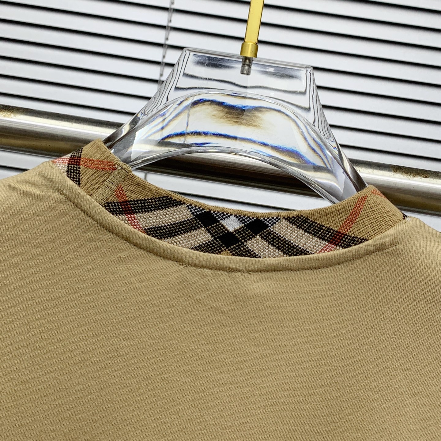 P巴宝莉2025春夏新款男女同款👫短袖T恤，最新款全网独家首上！！~既经典有时尚百搭，谁不爱啊，将经典再