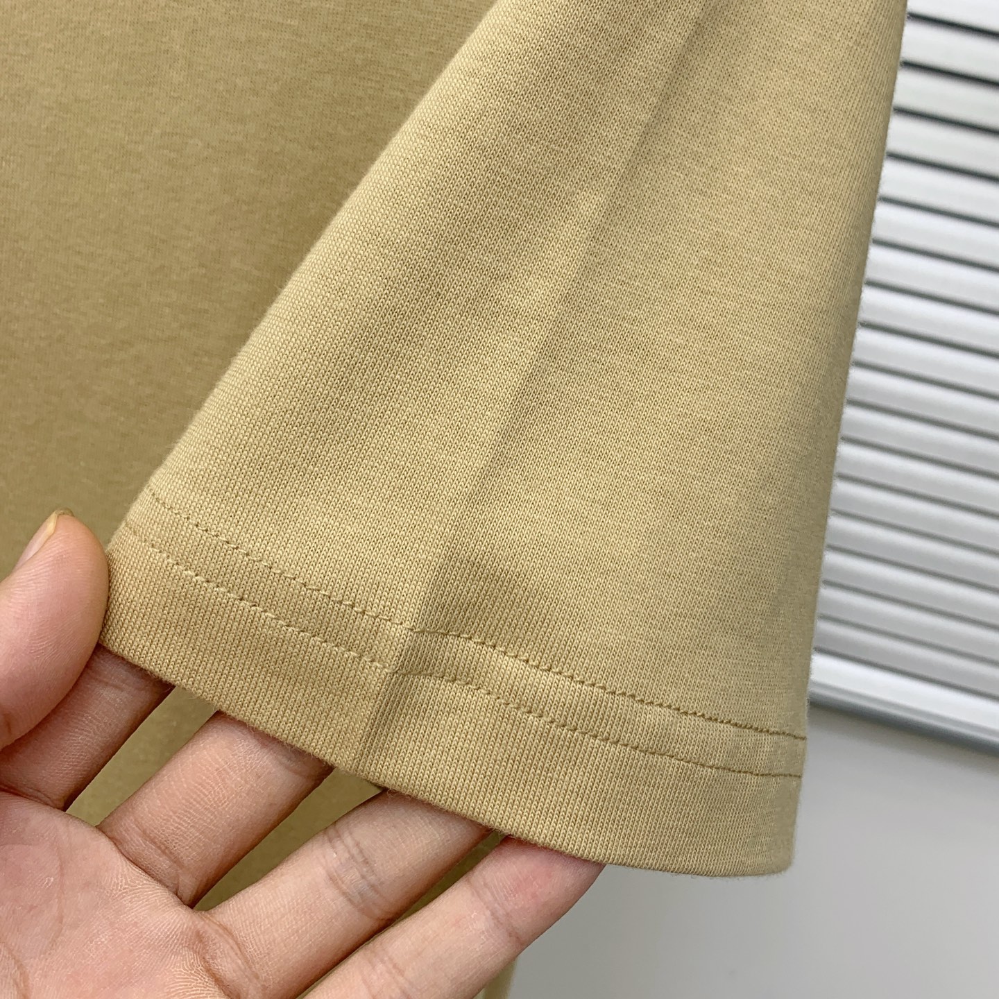 P巴宝莉2025春夏新款男女同款👫短袖T恤，最新款全网独家首上！！~既经典有时尚百搭，谁不爱啊，将经典再