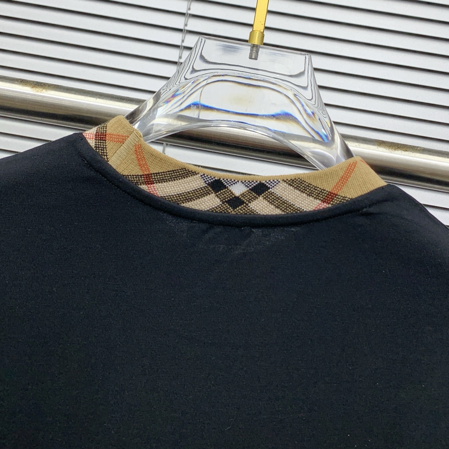 P巴宝莉2025春夏新款男女同款👫短袖T恤，最新款全网独家首上！！~既经典有时尚百搭，谁不爱啊，将经典再