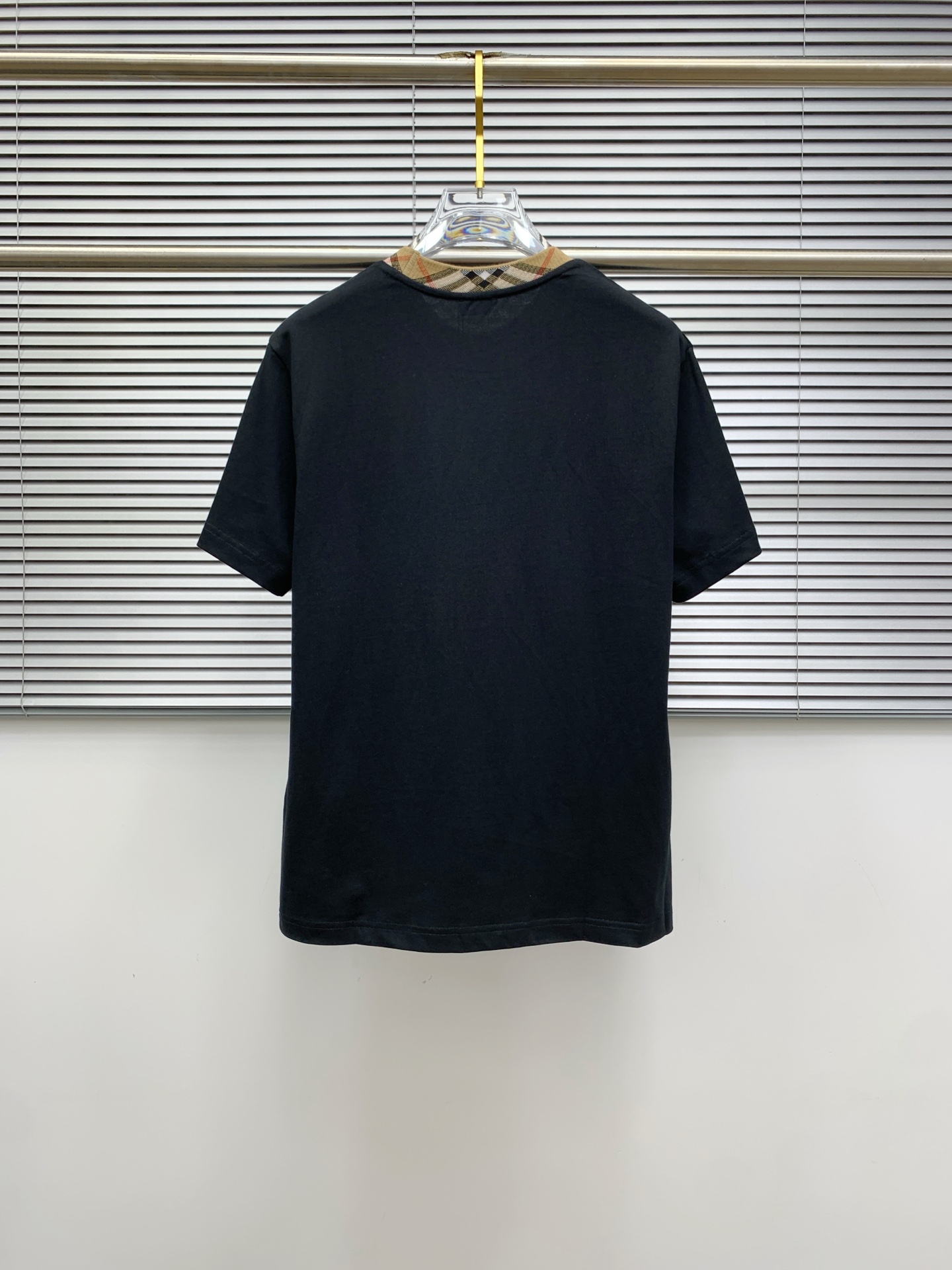 P巴宝莉2025春夏新款男女同款👫短袖T恤，最新款全网独家首上！！~既经典有时尚百搭，谁不爱啊，将经典再