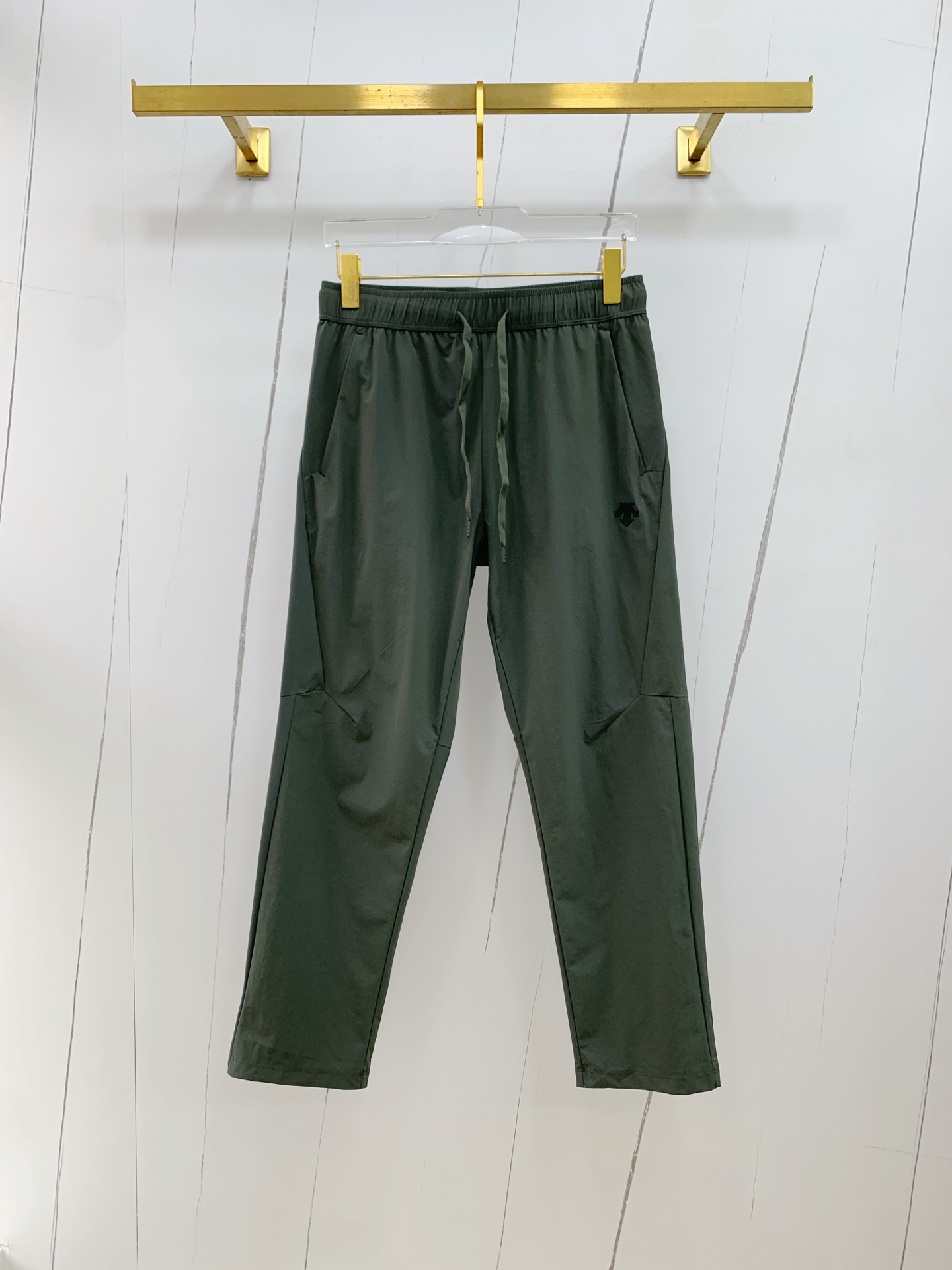 “Stylish Monochrome Fashion Pants Re-emerge with Superior Quality and Comfort”