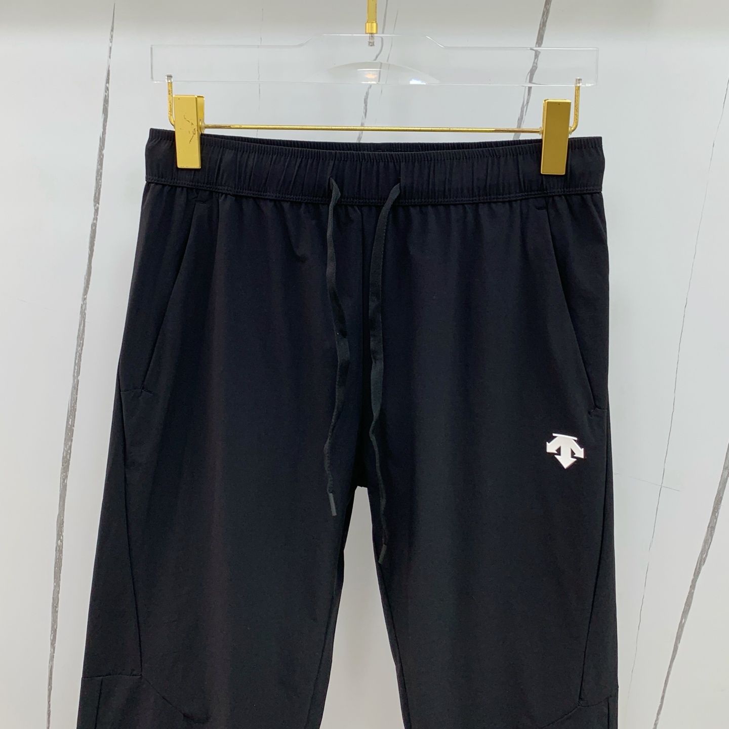 Stylish Monochrome Fashion Pants Re-Emerged with High Quality and Comfort. - 图片 3