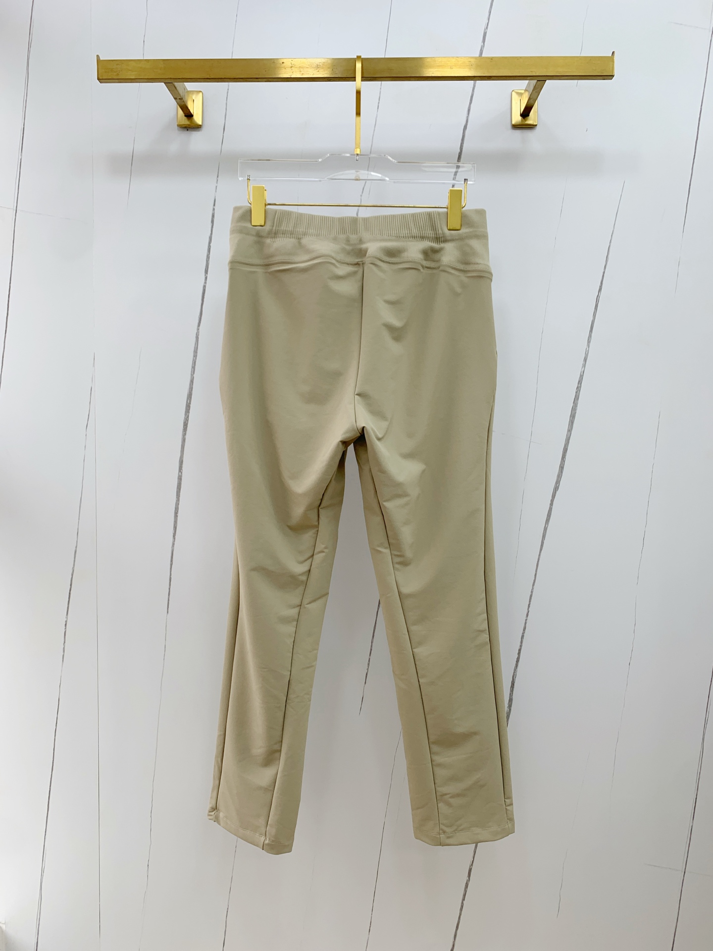 Re-emergence of High-Quality Mono-Ordered Fashion Pants with Wide, Stylish, and Comfortable Design - 图片 9
