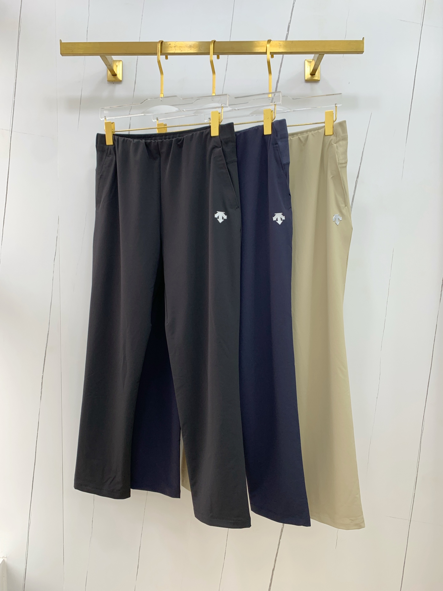 Re-emergence of High-Quality Mono-Ordered Fashion Leisure Pants with Super-pretty Style