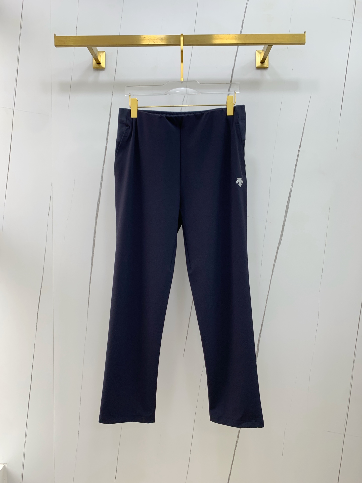 “Re-emergence of High-Quality Fashion Pants with Monochrome Custom Design”