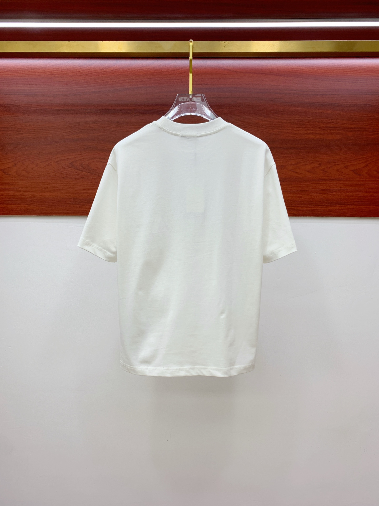 ss芬迪纯棉最新面料！经典标识图案logo时尚简约潮流短袖，最顶级的品质专柜原单短袖，顶级制作工艺进口面