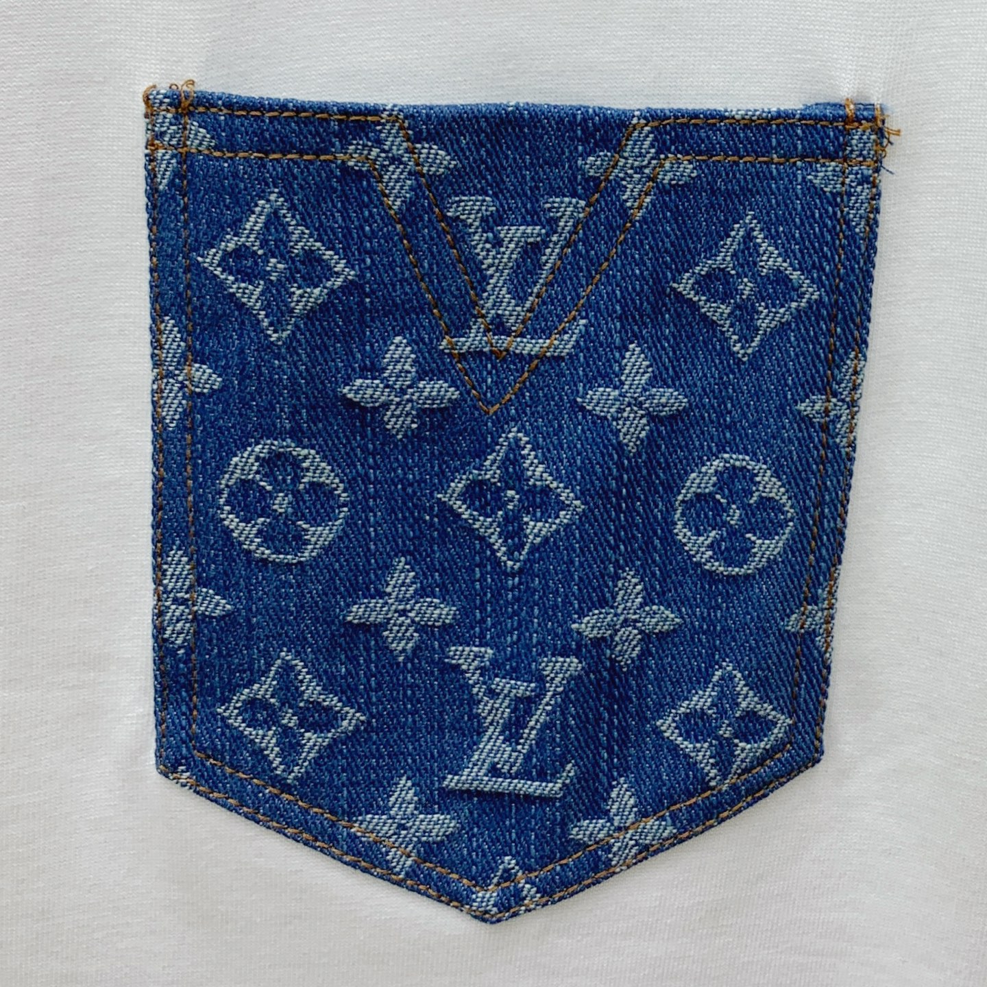 ssLV纯棉最新面料！经典标识图案logo时尚简约潮流短袖，最顶级的品质专柜原单短袖，顶级制作工艺进口面