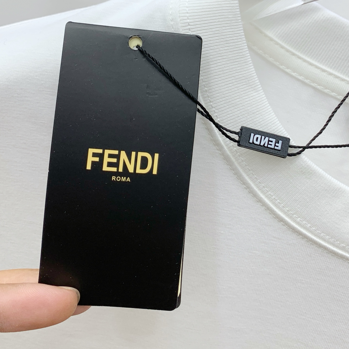 ss芬迪纯棉最新面料！经典标识图案logo时尚简约潮流短袖，最顶级的品质专柜原单短袖，顶级制作工艺进口面