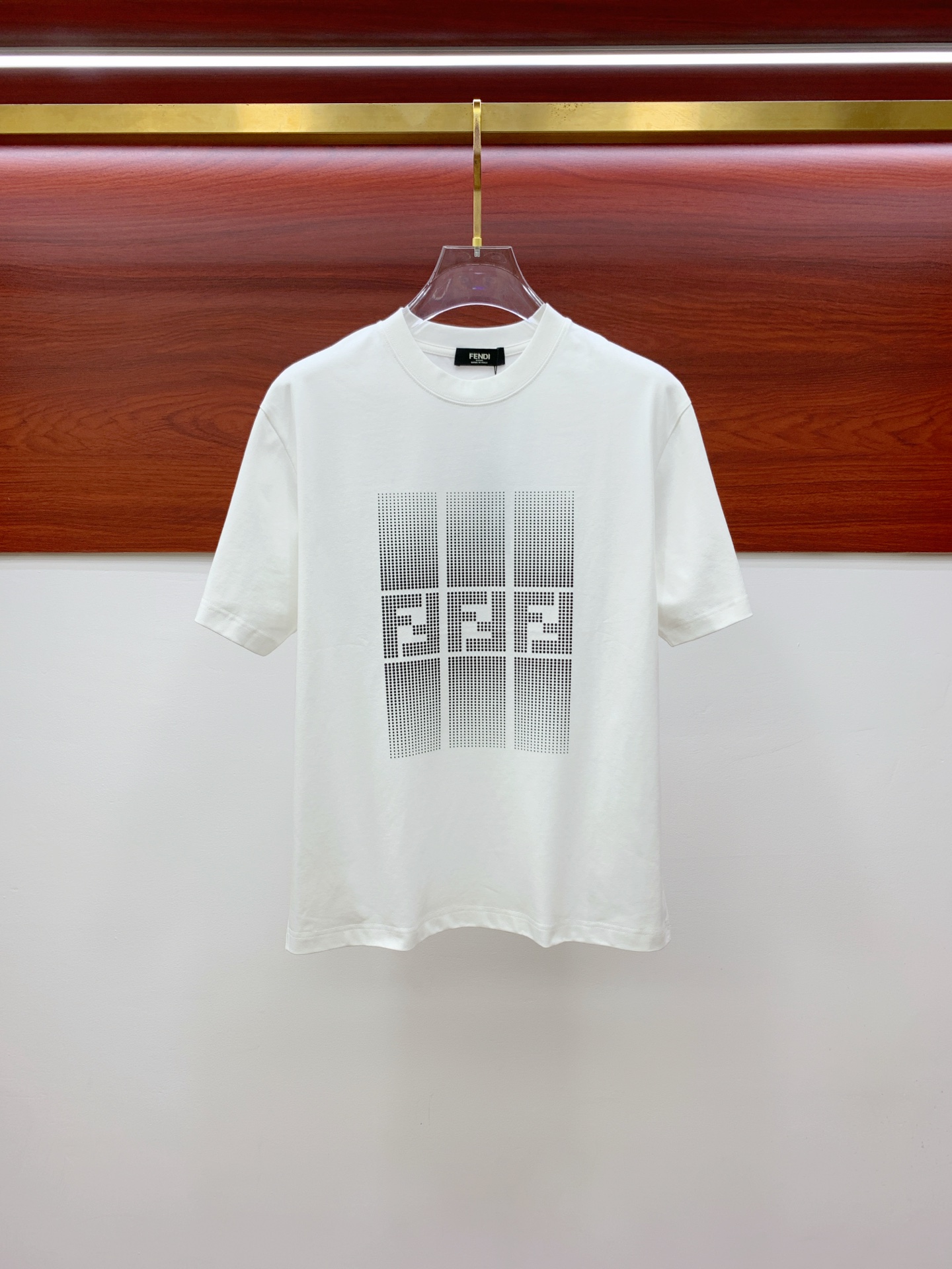 ss芬迪纯棉最新面料！经典标识图案logo时尚简约潮流短袖，最顶级的品质专柜原单短袖，顶级制作工艺进口面