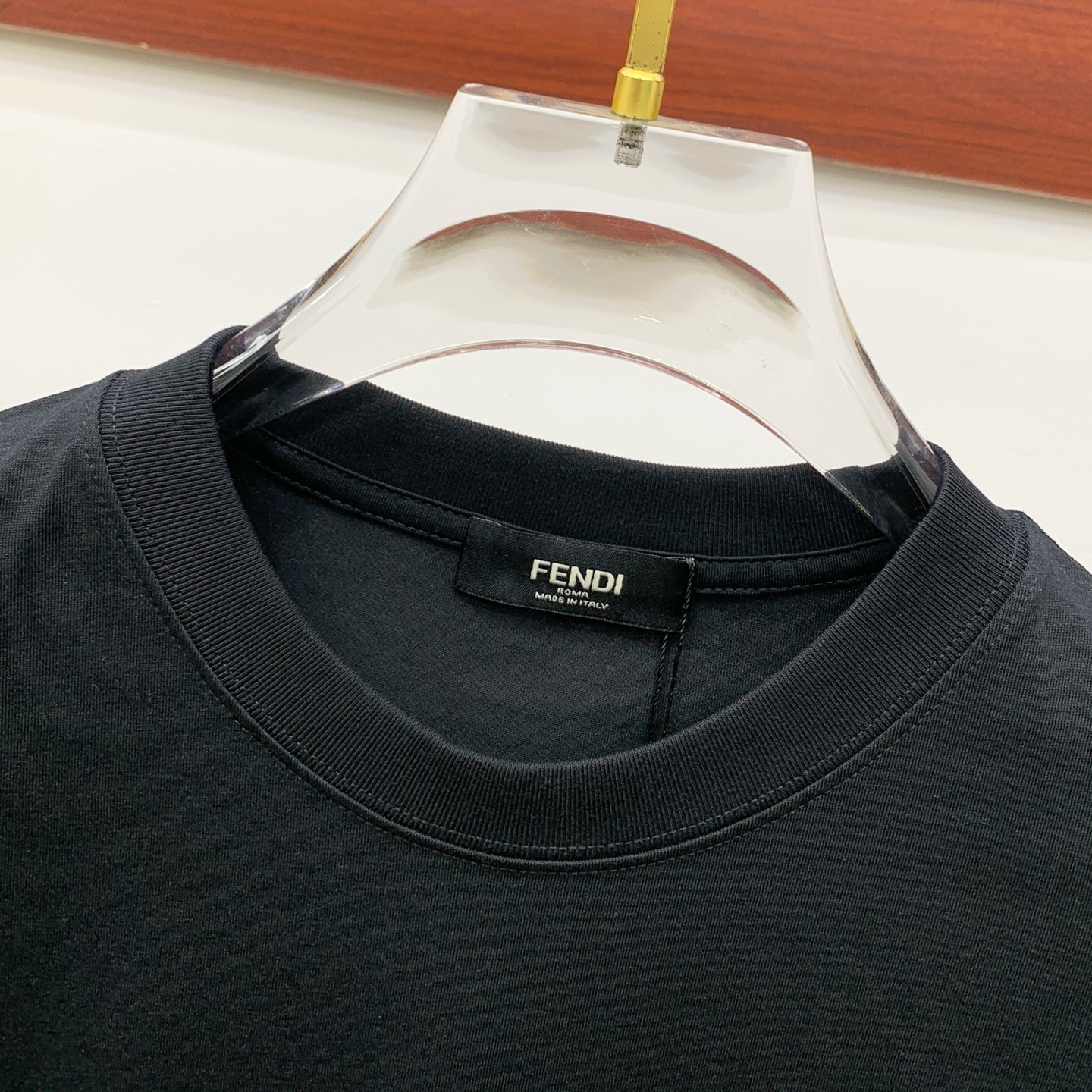 ss芬迪纯棉最新面料！经典标识图案logo时尚简约潮流短袖，最顶级的品质专柜原单短袖，顶级制作工艺进口面