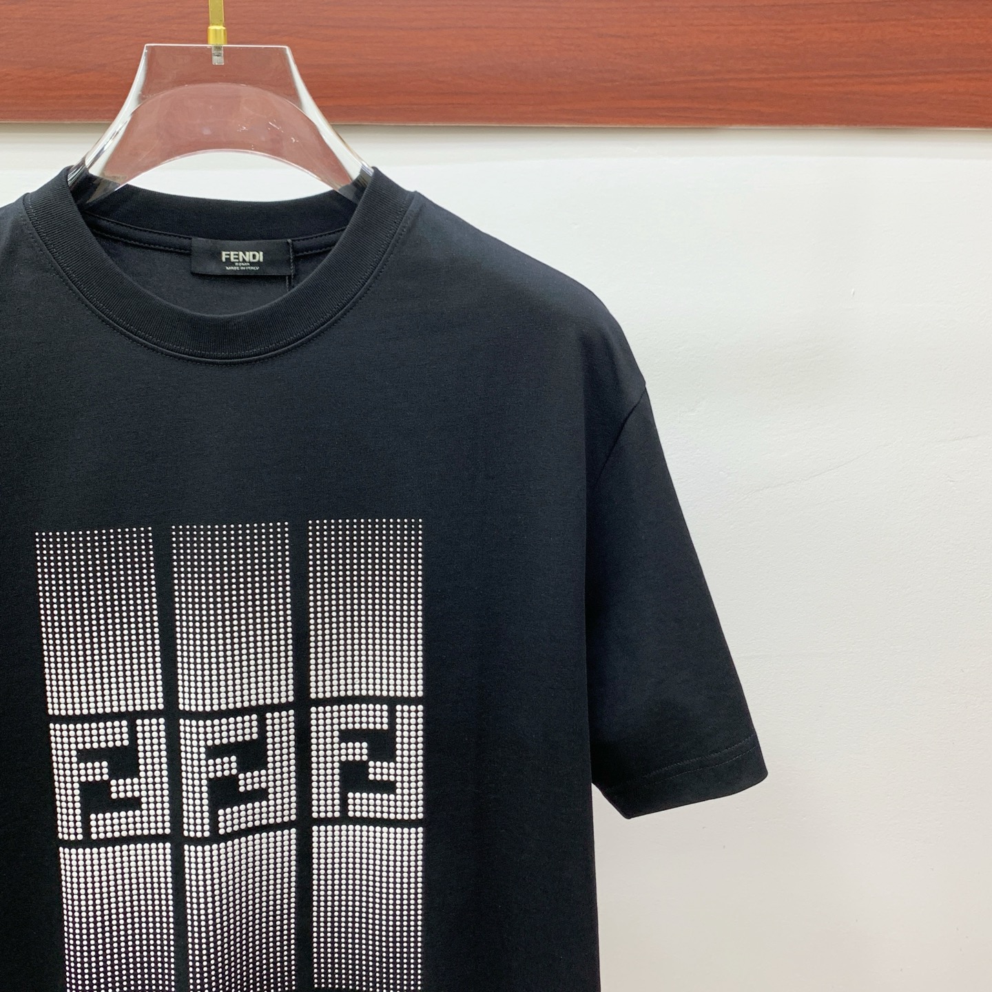 ss芬迪纯棉最新面料！经典标识图案logo时尚简约潮流短袖，最顶级的品质专柜原单短袖，顶级制作工艺进口面