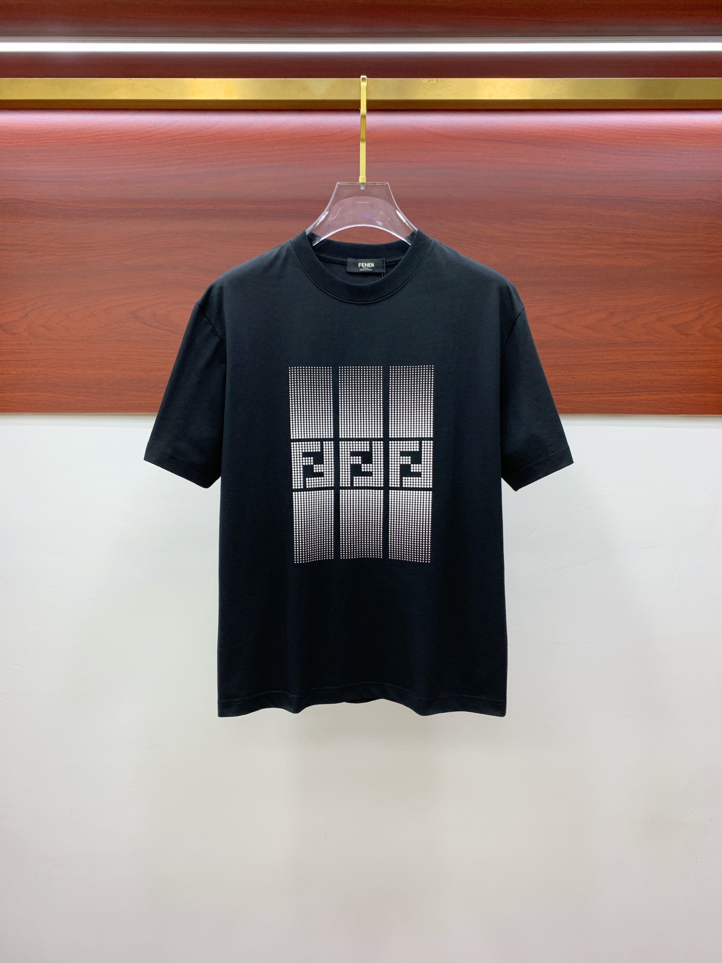 ss芬迪纯棉最新面料！经典标识图案logo时尚简约潮流短袖，最顶级的品质专柜原单短袖，顶级制作工艺进口面