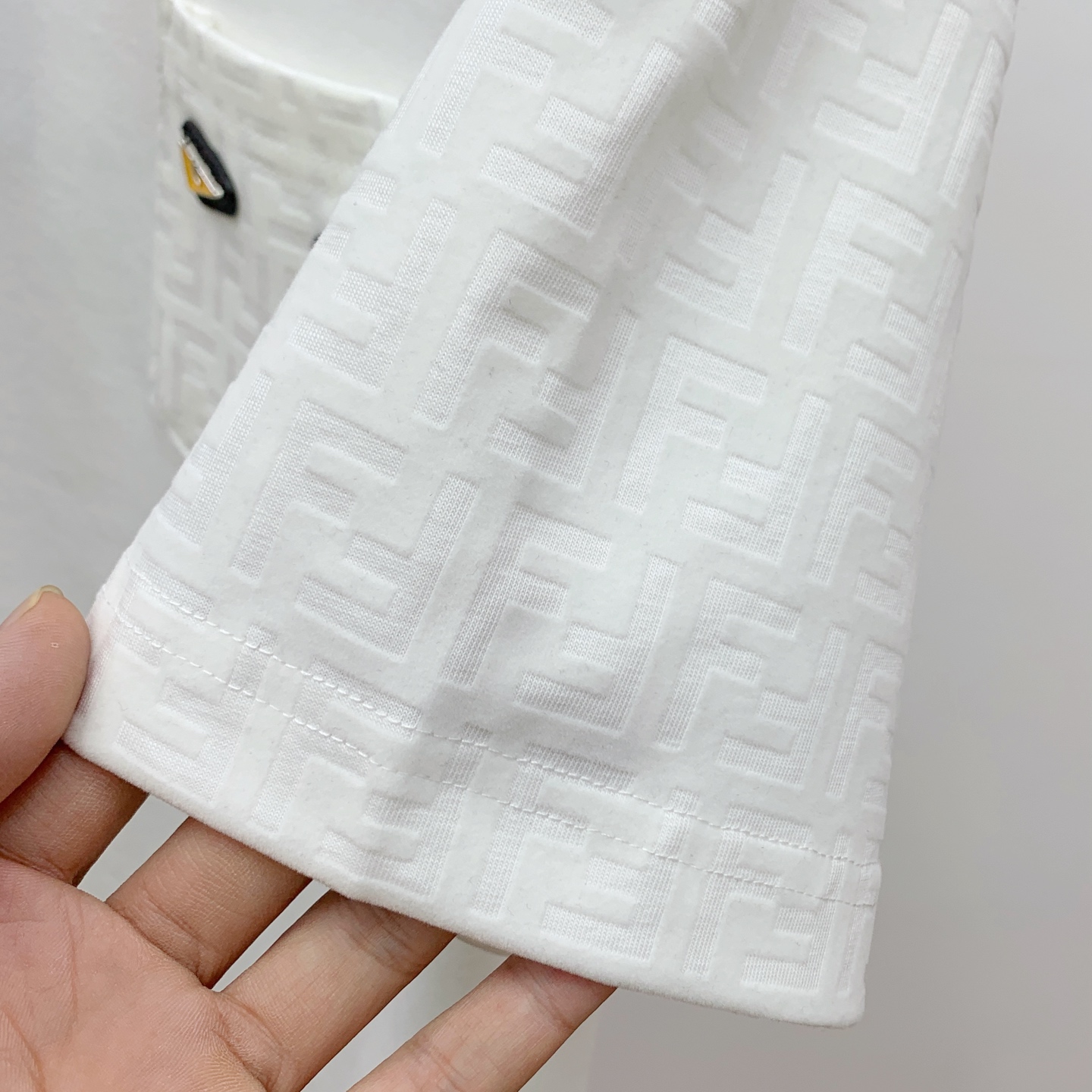 ss芬迪纯棉最新面料！经典标识图案logo时尚简约潮流短袖，最顶级的品质专柜原单短袖，顶级制作工艺进口面