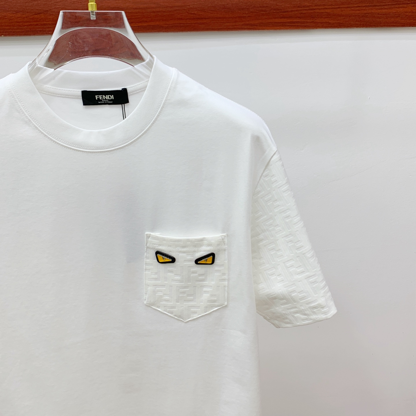 ss芬迪纯棉最新面料！经典标识图案logo时尚简约潮流短袖，最顶级的品质专柜原单短袖，顶级制作工艺进口面