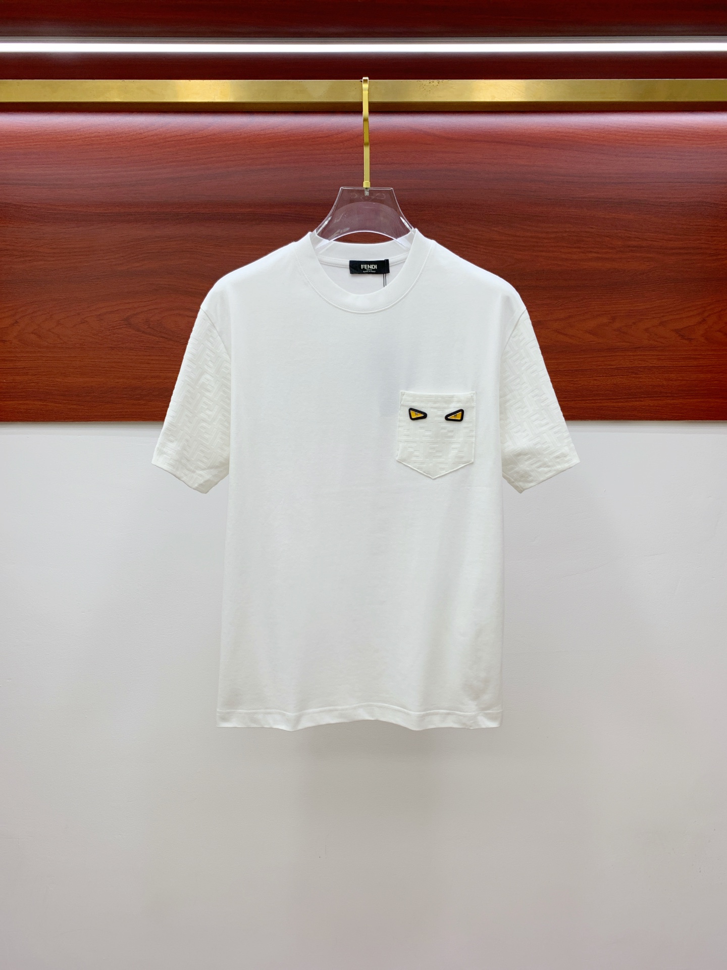 NO:506179,Ss Fendi pure cotton latest fabric!  Classic logo pattern logo stylish simple trendy short sleeves, the top quality counter original single short sleeves, the top-level production process imported fabric, the unique design of the counter model, using imported high-end customized fabrics. The official website is on sale!  Excellent fabric fit M-3XL, fendi, T-shirt, alexander wang19860909ss芬迪纯棉最新面料！经典标识图案logo时尚简约潮流短袖,最顶级的品质专柜原单短袖,顶级制作工艺进口面料,专柜款独特设计,采用进口高端订制面料.官网在售！面料版型超赞 码数M-3XL,,fendi,T-shirt,alexander wang,Men's clothing