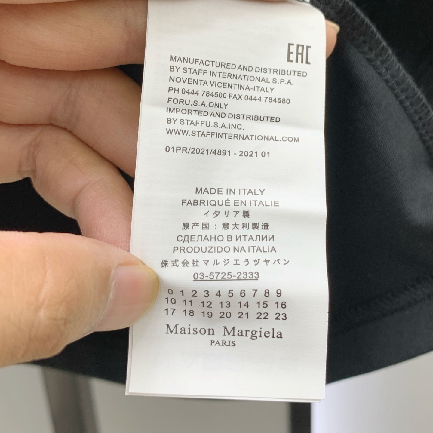 P马吉拉25ss新款背心 领口和袖口增强螺纹不易变形🫠 领口包条螺纹、领脚标识logo侧麦！面料经洗水处