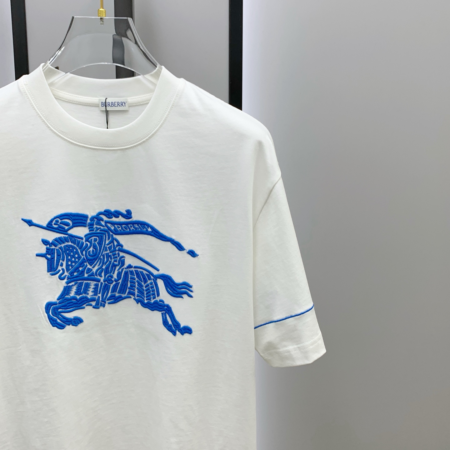 ss巴宝莉纯棉最新面料经典标识图案logo时尚简约潮流短袖，最顶级的品质专柜原单短袖，顶级制作工艺进口面