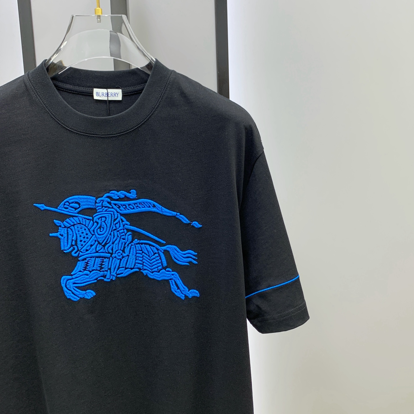 ss巴宝莉纯棉最新面料经典标识图案logo时尚简约潮流短袖，最顶级的品质专柜原单短袖，顶级制作工艺进口面